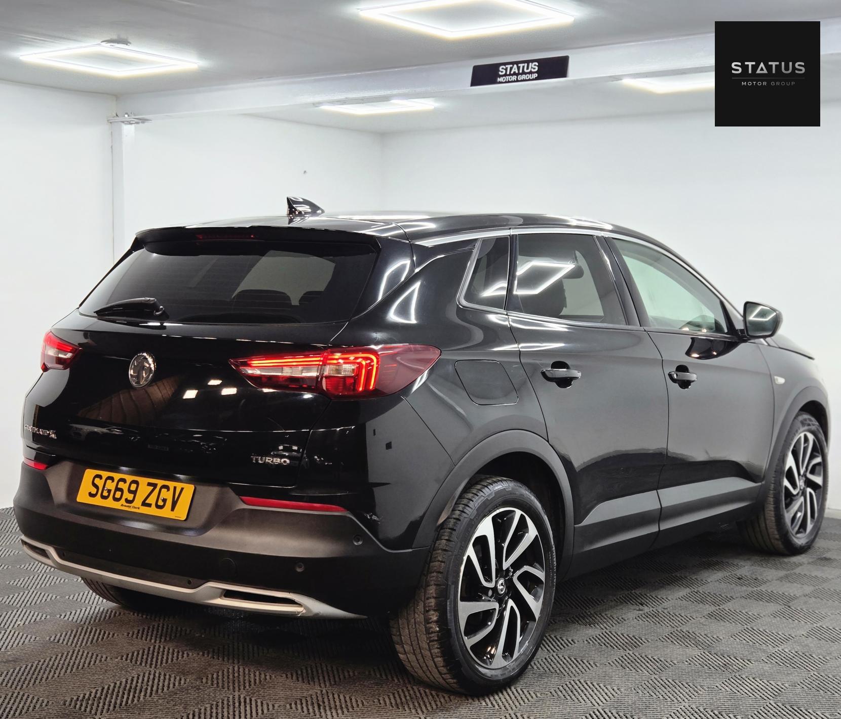 Vauxhall Grandland X 1.2 Turbo Elite Nav SUV 5dr Petrol Auto 8Spd Euro 6 (s/s) (130 ps)