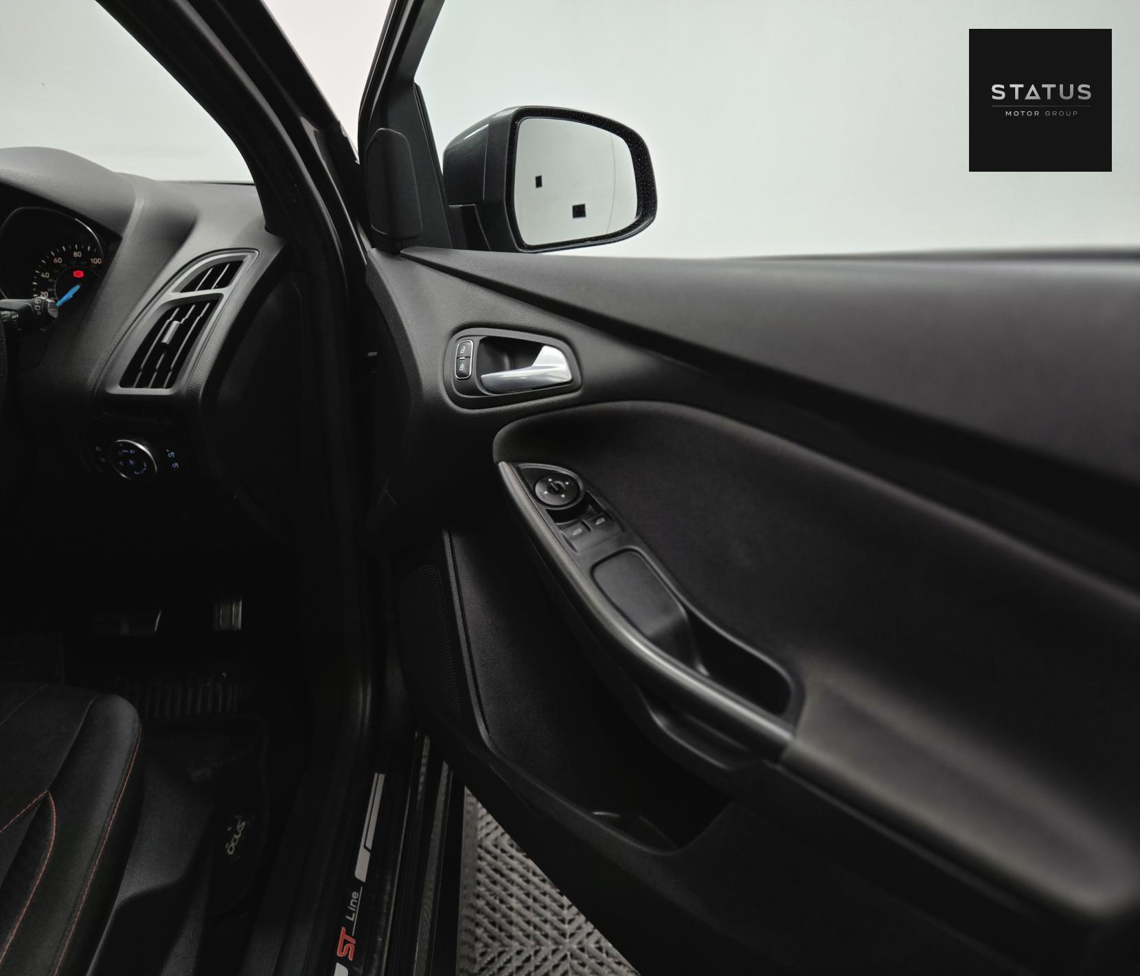 Ford Focus 1.0T EcoBoost ST-Line Hatchback 5dr Petrol Auto Euro 6 (s/s) (125 ps)