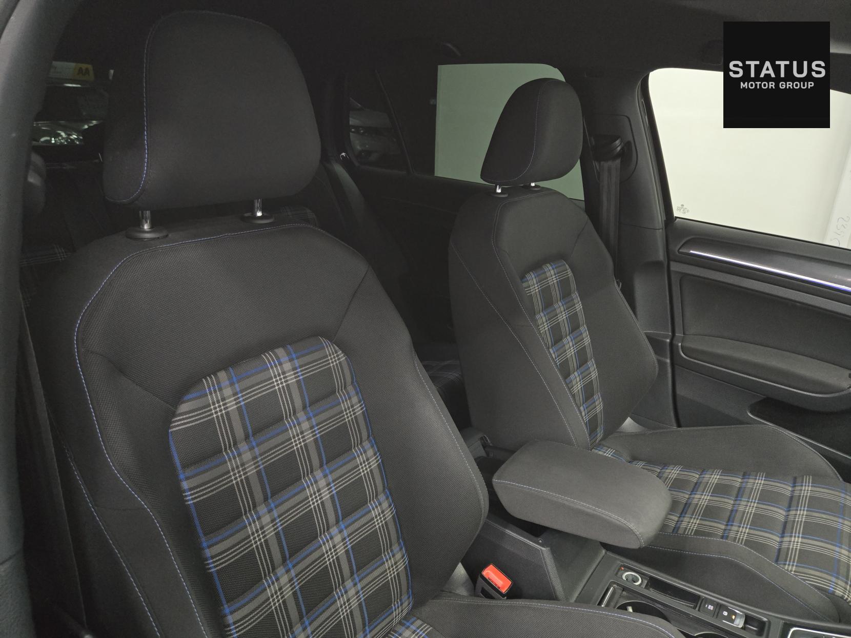 Volkswagen Golf 1.4 TSI 8.7kWh GTE Advance Hatchback 5dr Petrol Plug-in Hybrid DSG Euro 6 (s/s) (204 ps)