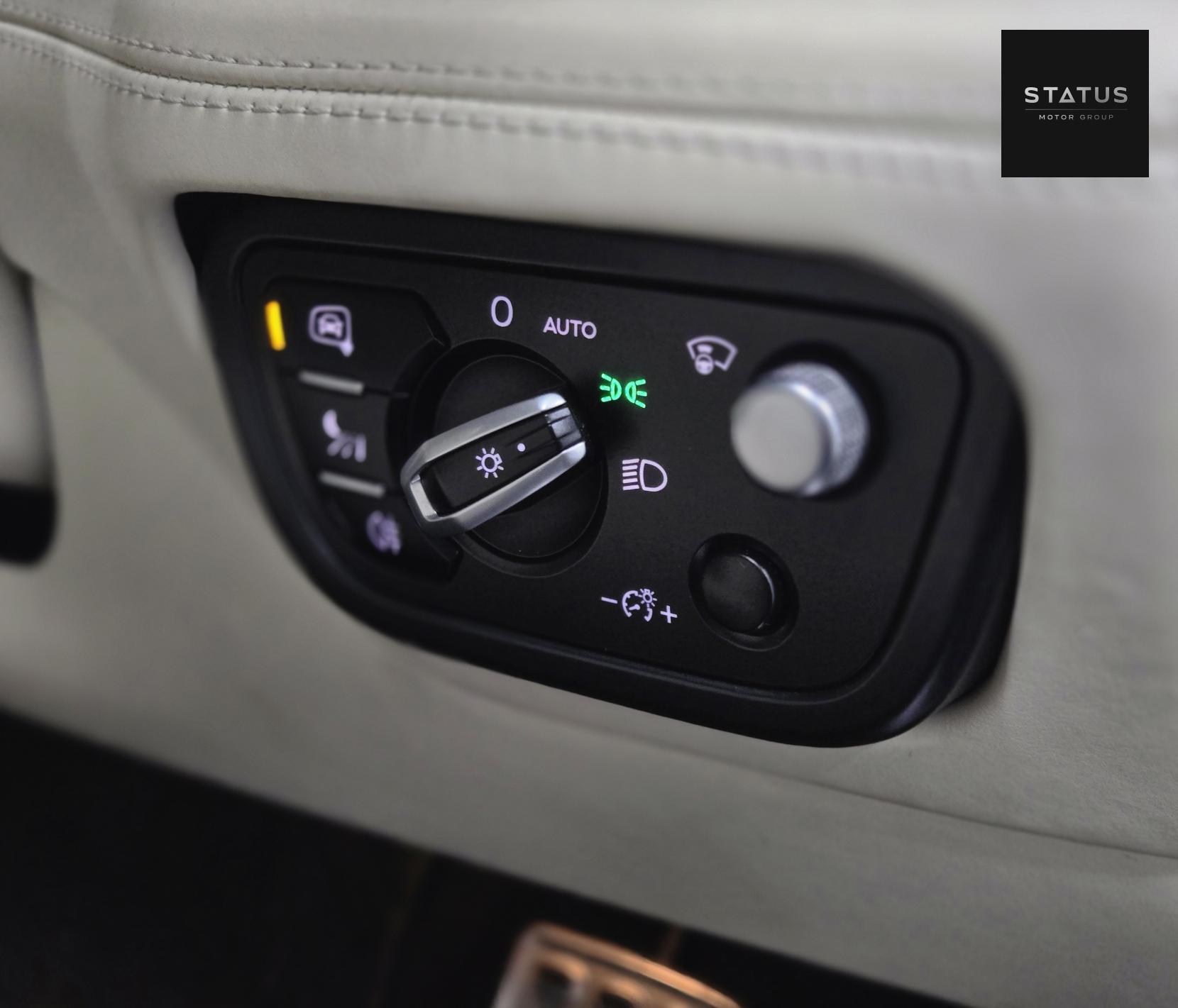 Bentley Bentayga 6.0 W12 SUV 5dr Petrol Auto 4WD Euro 6 (s/s) (608 ps)