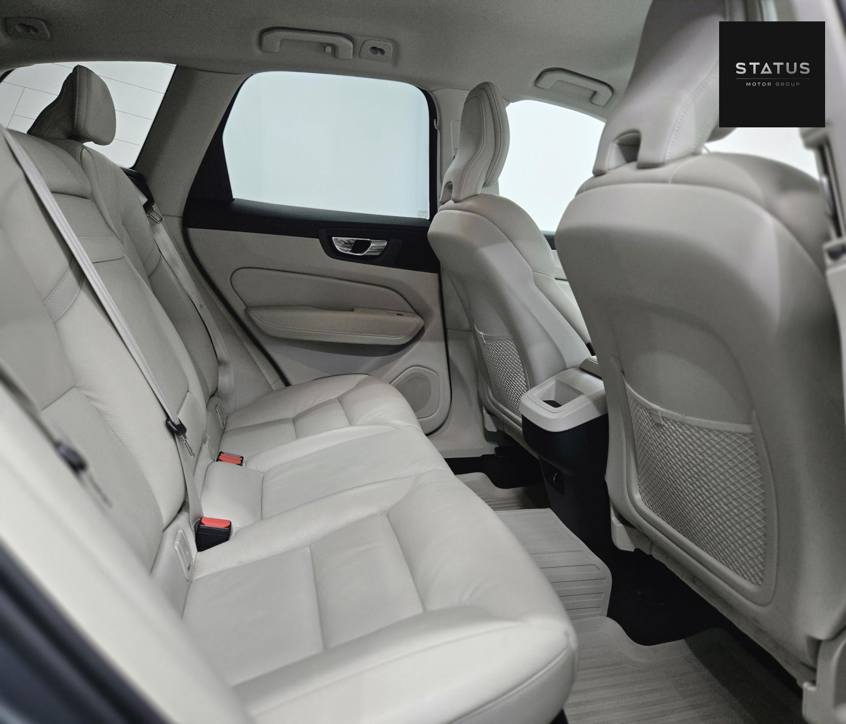 Volvo XC60 2.0 D4 Momentum Pro SUV 5dr Diesel Auto AWD Euro 6 (s/s) (190 ps)