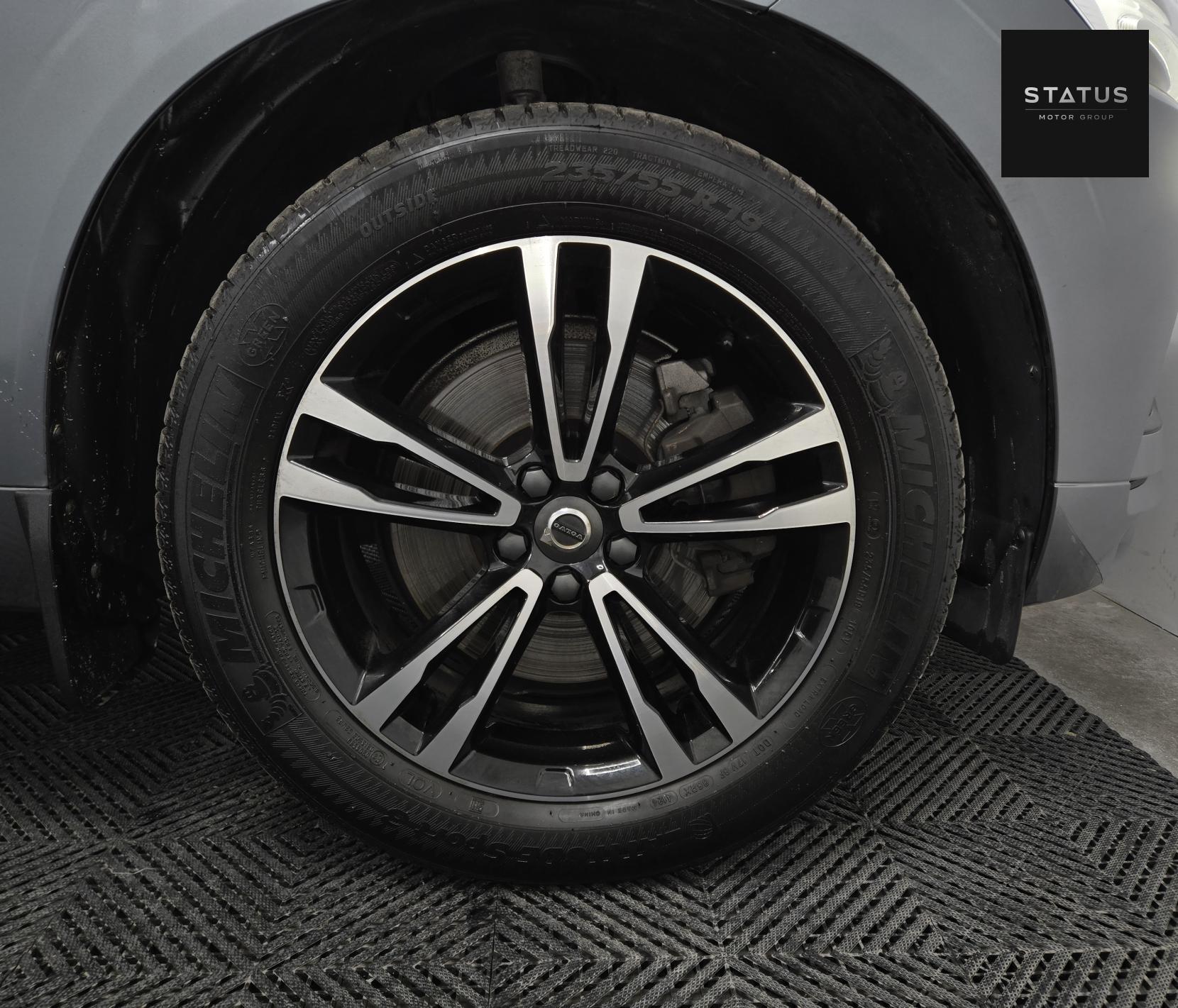 Volvo XC60 2.0 D4 Momentum Pro SUV 5dr Diesel Auto AWD Euro 6 (s/s) (190 ps)