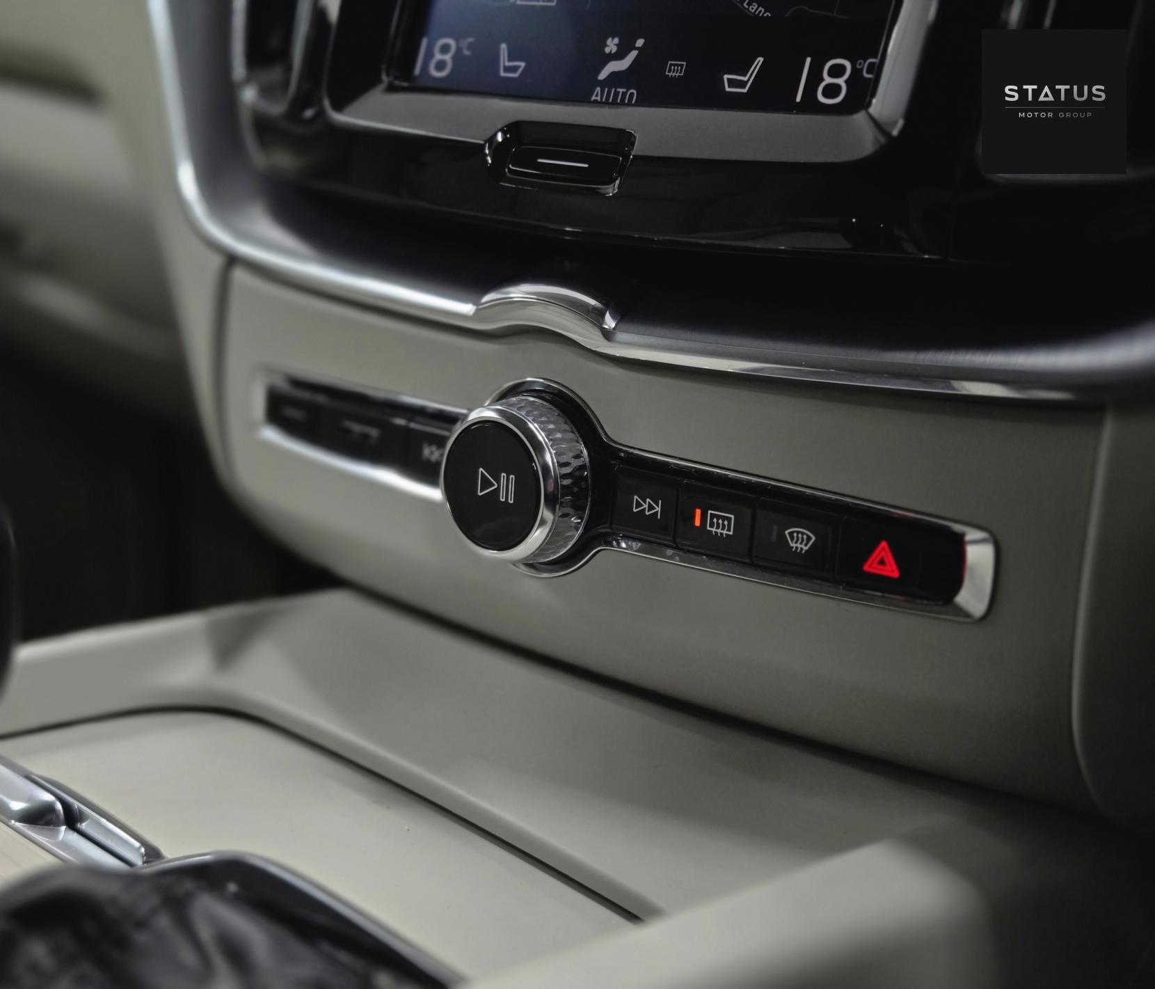 Volvo XC60 2.0 D4 Momentum Pro SUV 5dr Diesel Auto AWD Euro 6 (s/s) (190 ps)