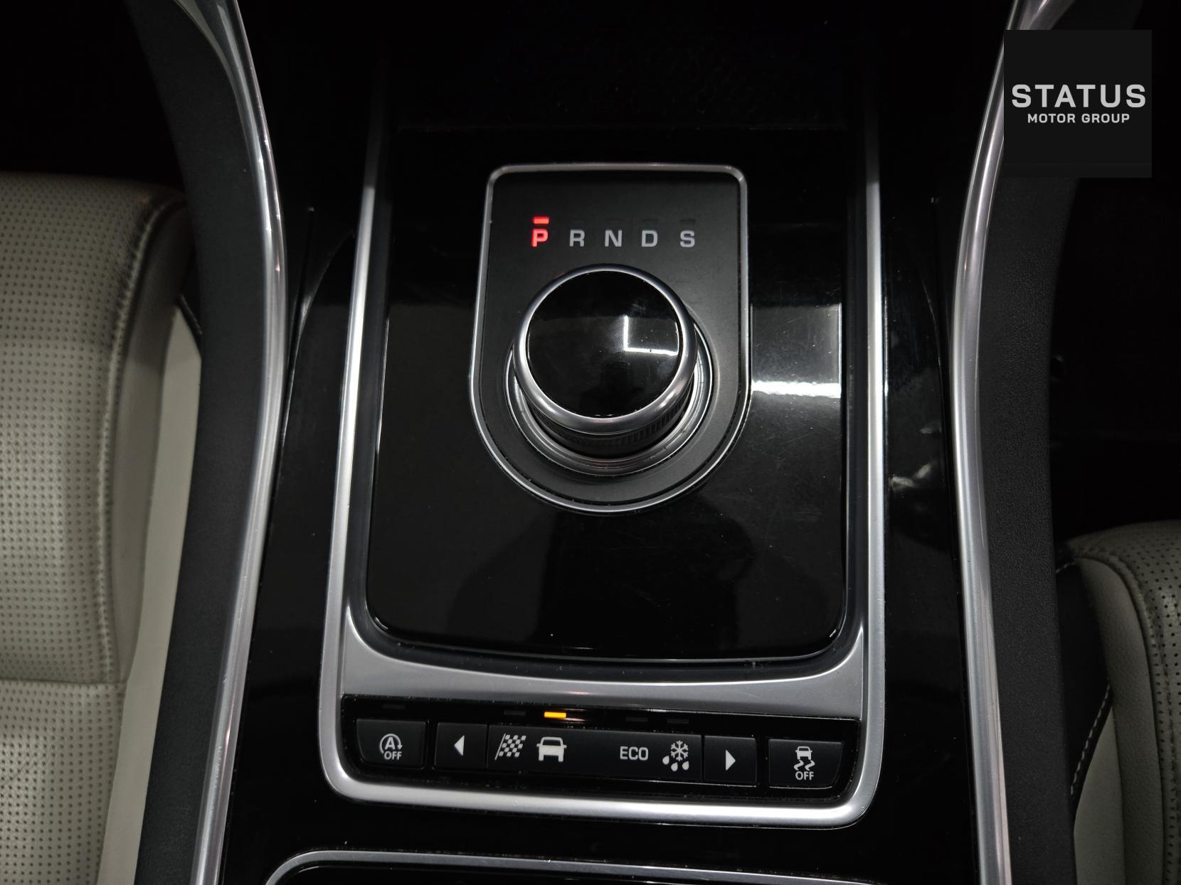 Jaguar XE 2.0d R-Sport Saloon 4dr Diesel Auto Euro 6 (s/s) (180 ps)