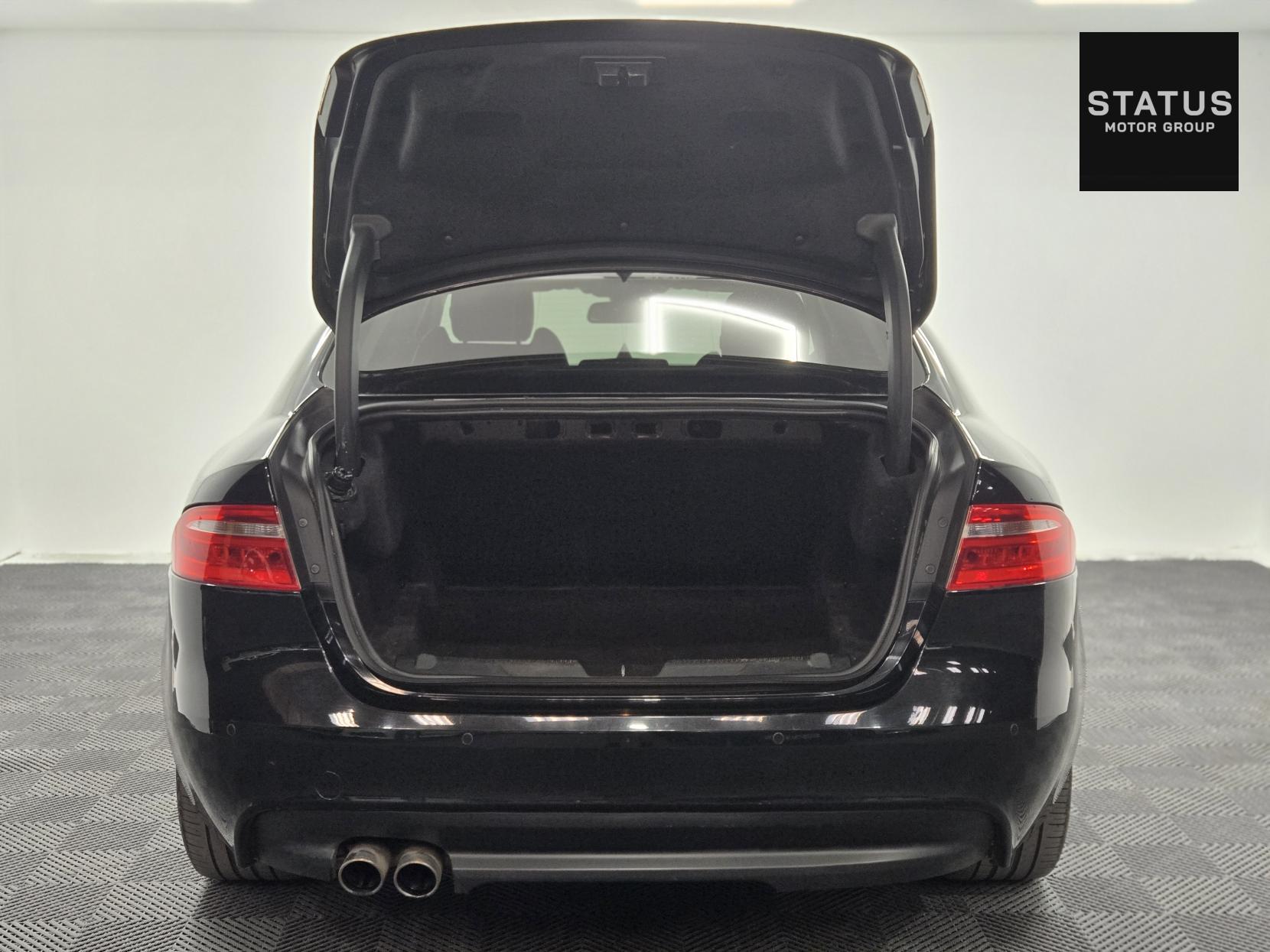 Jaguar XE 2.0d R-Sport Saloon 4dr Diesel Auto Euro 6 (s/s) (180 ps)