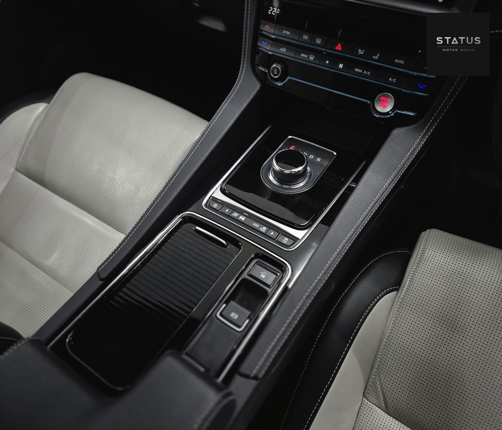 Jaguar F-PACE 2.0 D180 R-Sport SUV 5dr Diesel Auto AWD Euro 6 (s/s) (180 ps)