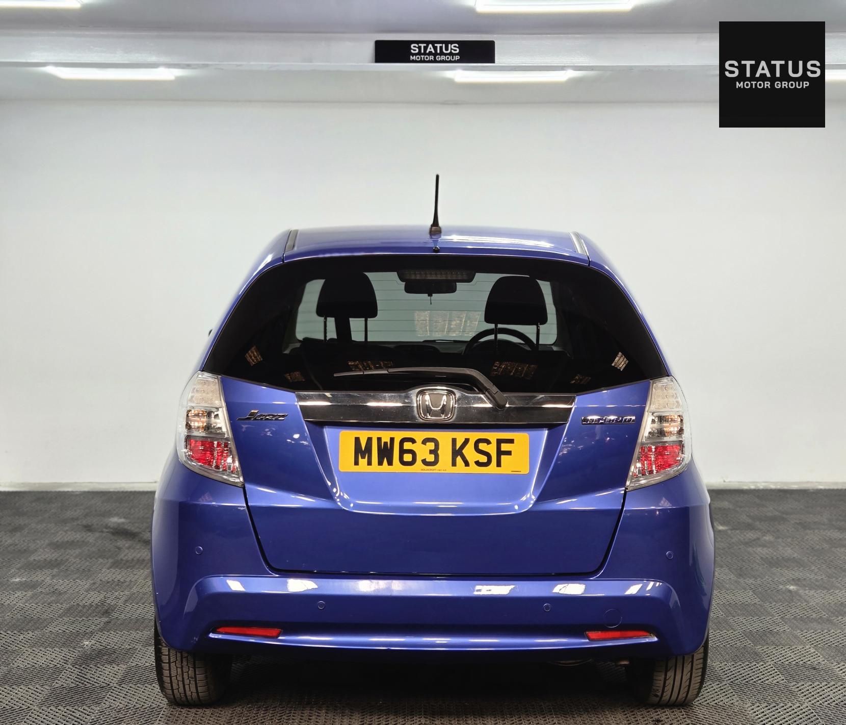 Honda Jazz 1.3h IMA HS Hatchback 5dr Petrol Hybrid CVT Euro 5 (102 ps)