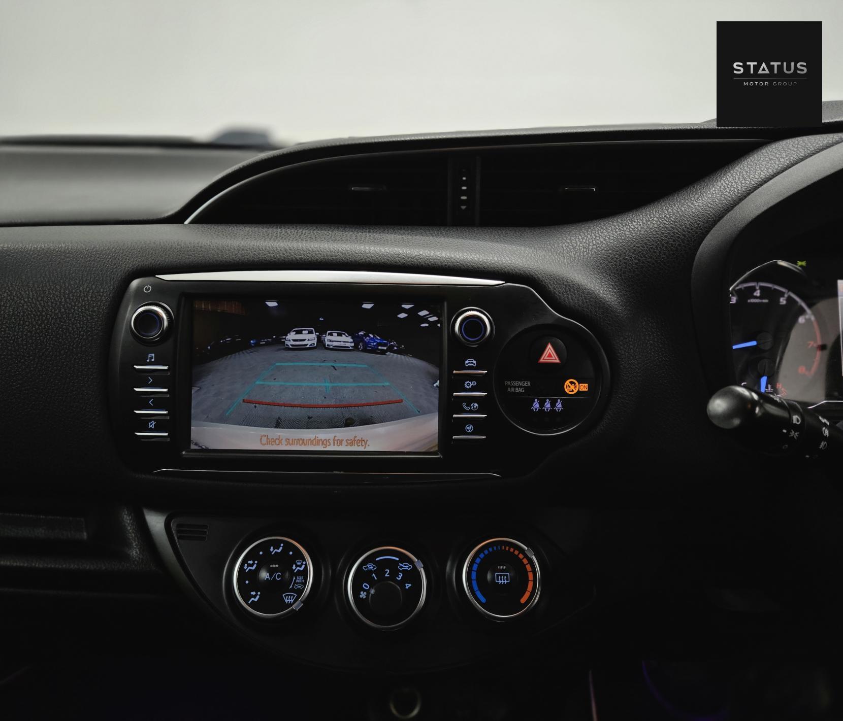 Toyota Yaris 1.5 VVT-i Design Hatchback 5dr Petrol CVT Euro 6 (111 ps)