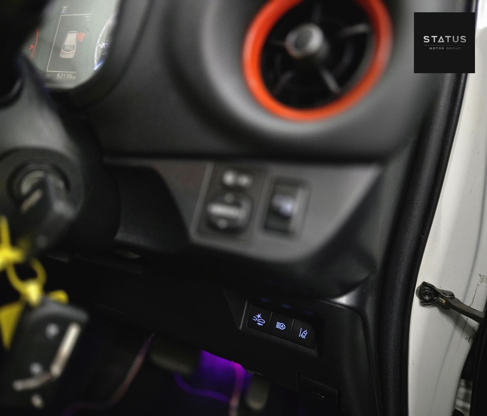 Toyota Yaris 1.5 VVT-i Design Hatchback 5dr Petrol CVT Euro 6 (111 ps)