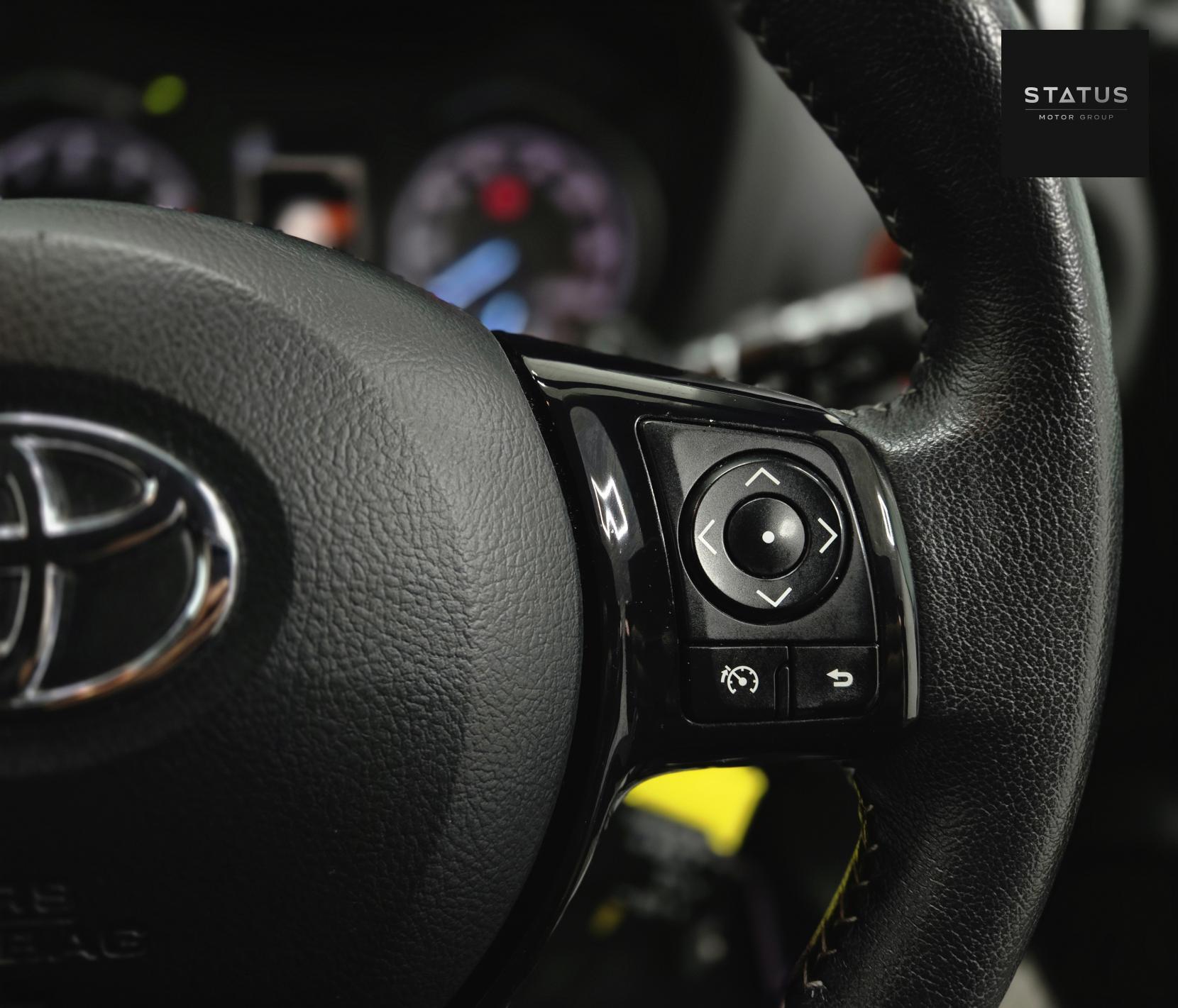 Toyota Yaris 1.5 VVT-i Design Hatchback 5dr Petrol CVT Euro 6 (111 ps)