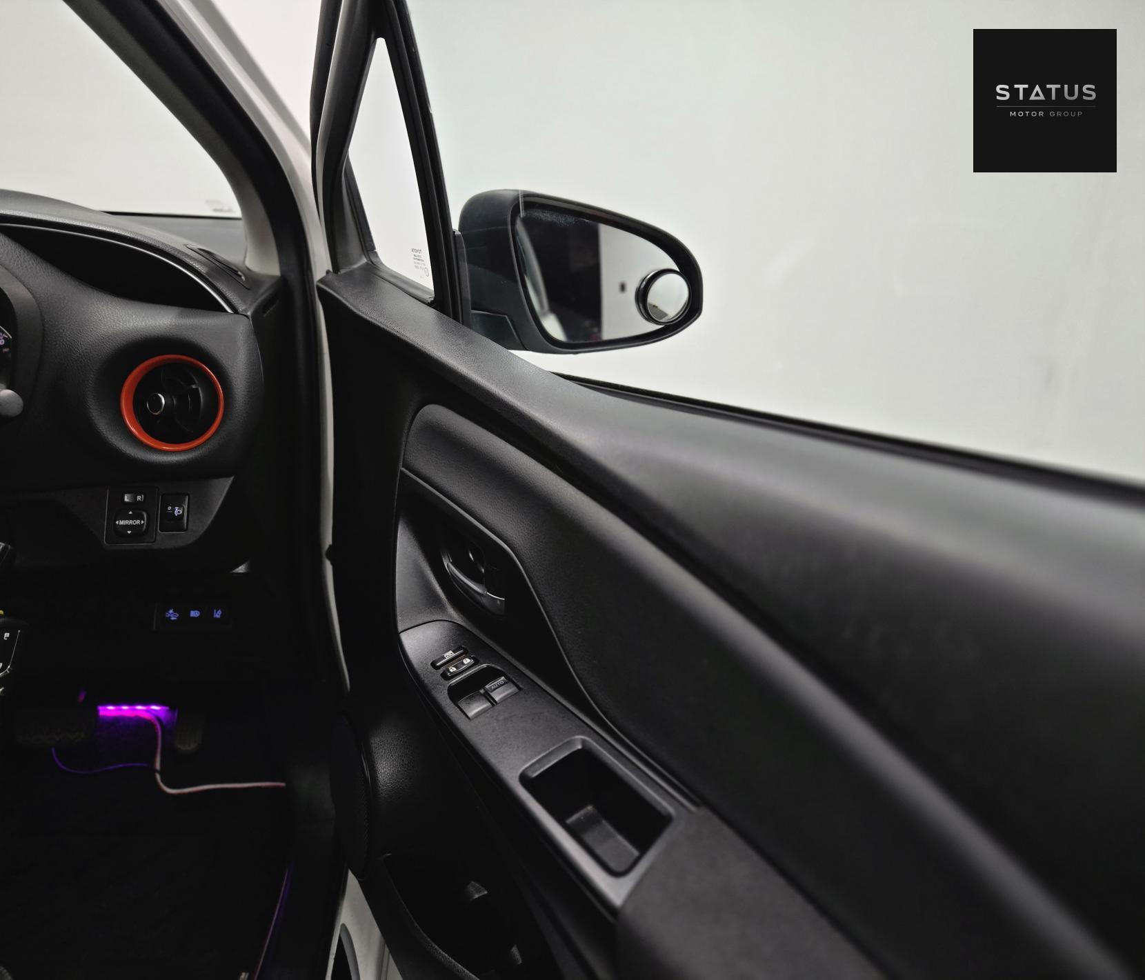 Toyota Yaris 1.5 VVT-i Design Hatchback 5dr Petrol CVT Euro 6 (111 ps)