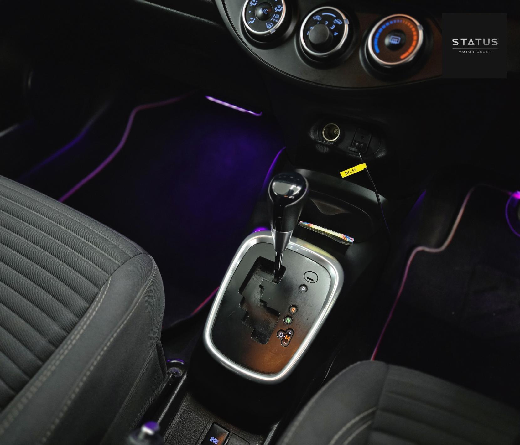 Toyota Yaris 1.5 VVT-i Design Hatchback 5dr Petrol CVT Euro 6 (111 ps)