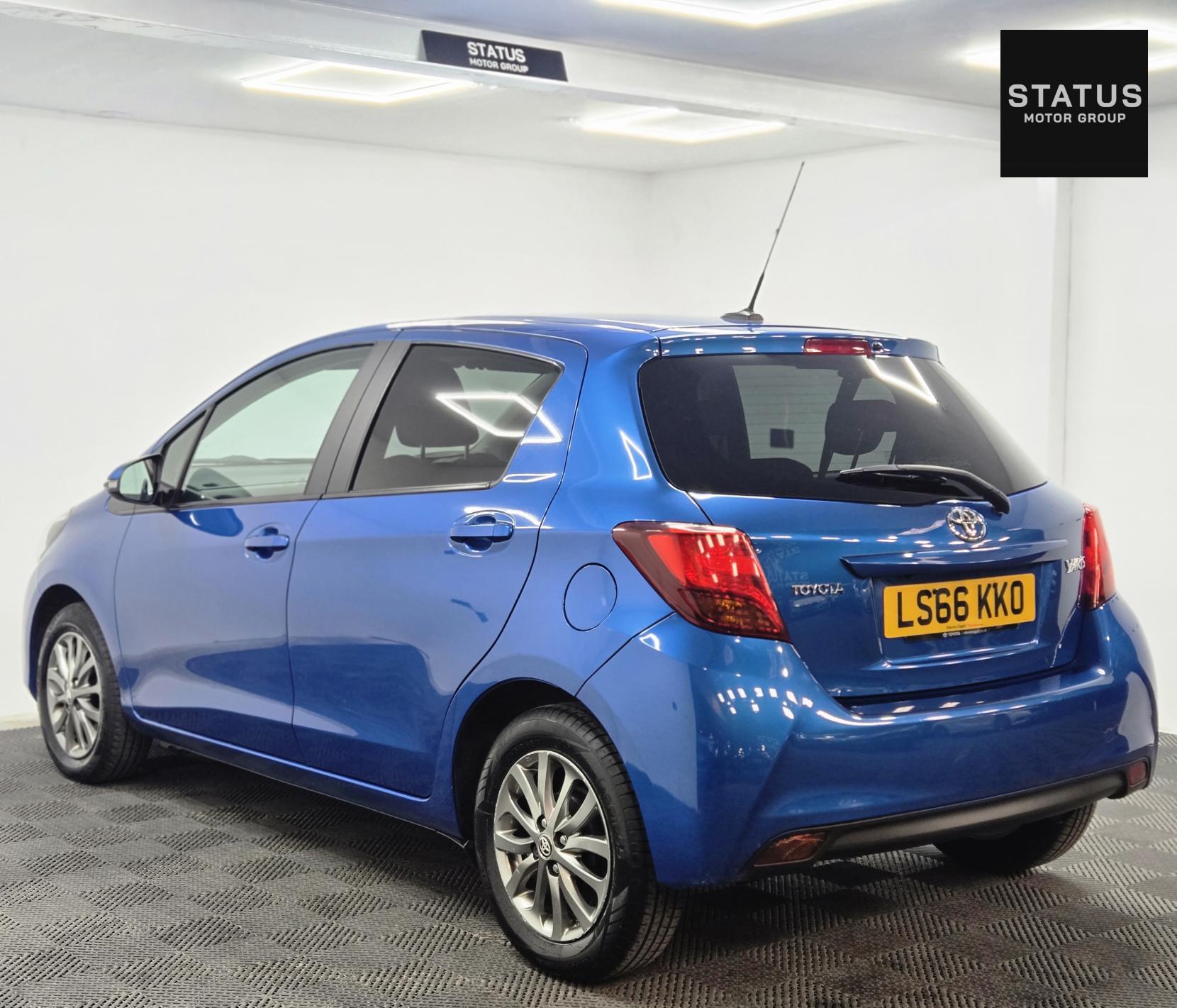 Toyota Yaris 1.33 Dual VVT-i Icon Hatchback 5dr Petrol Manual Euro 6 (99 ps)