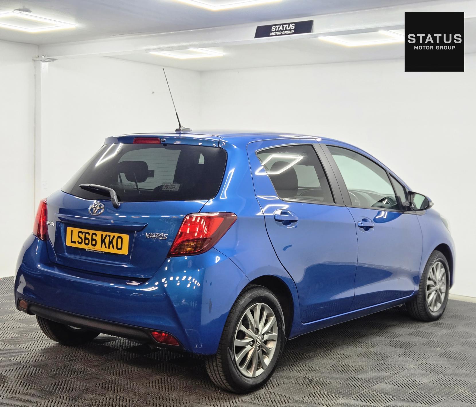 Toyota Yaris 1.33 Dual VVT-i Icon Hatchback 5dr Petrol Manual Euro 6 (99 ps)