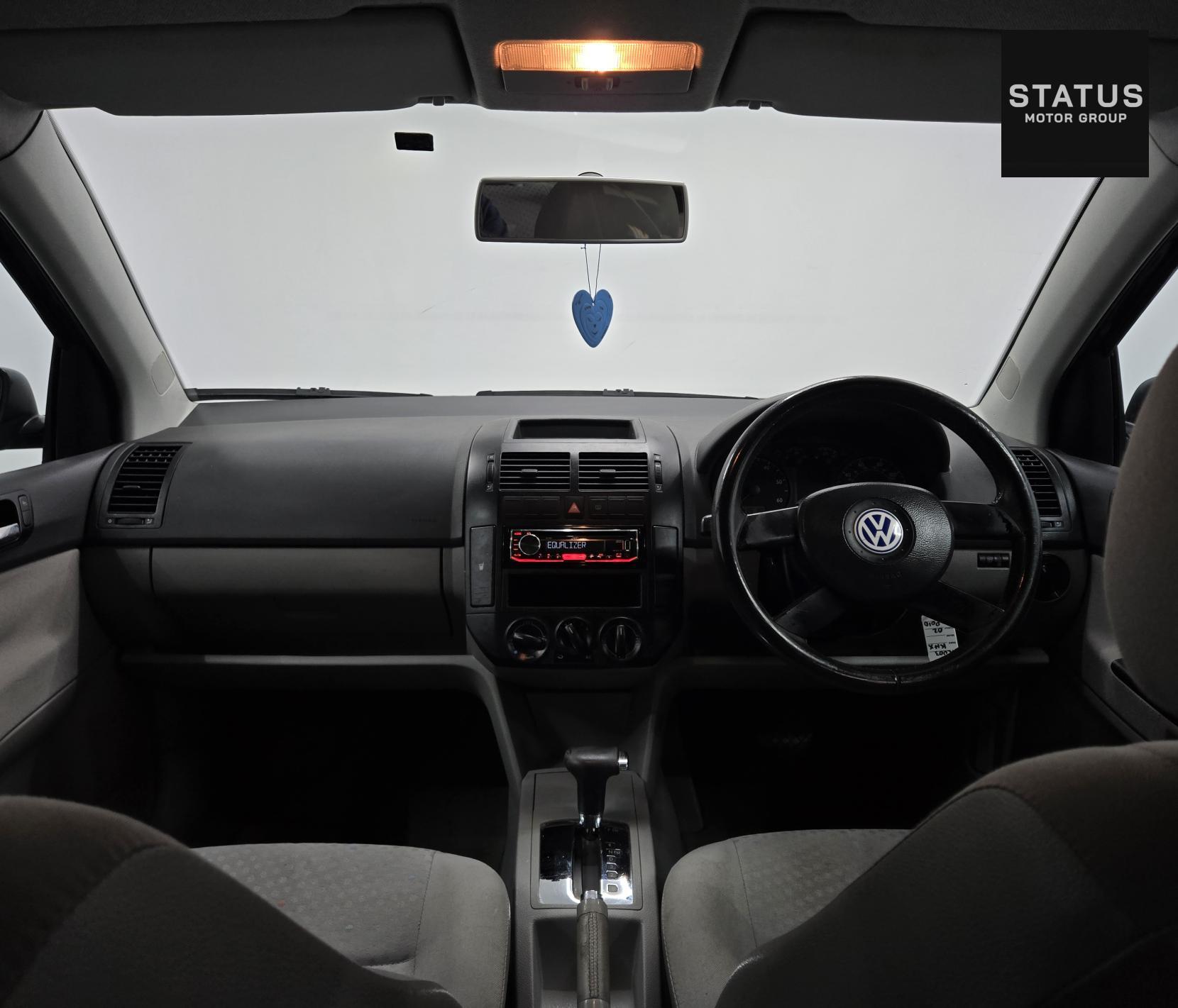 Volkswagen Polo 1.4 S Hatchback 5dr Petrol Automatic (a/c) (182 g/km, 75 bhp)