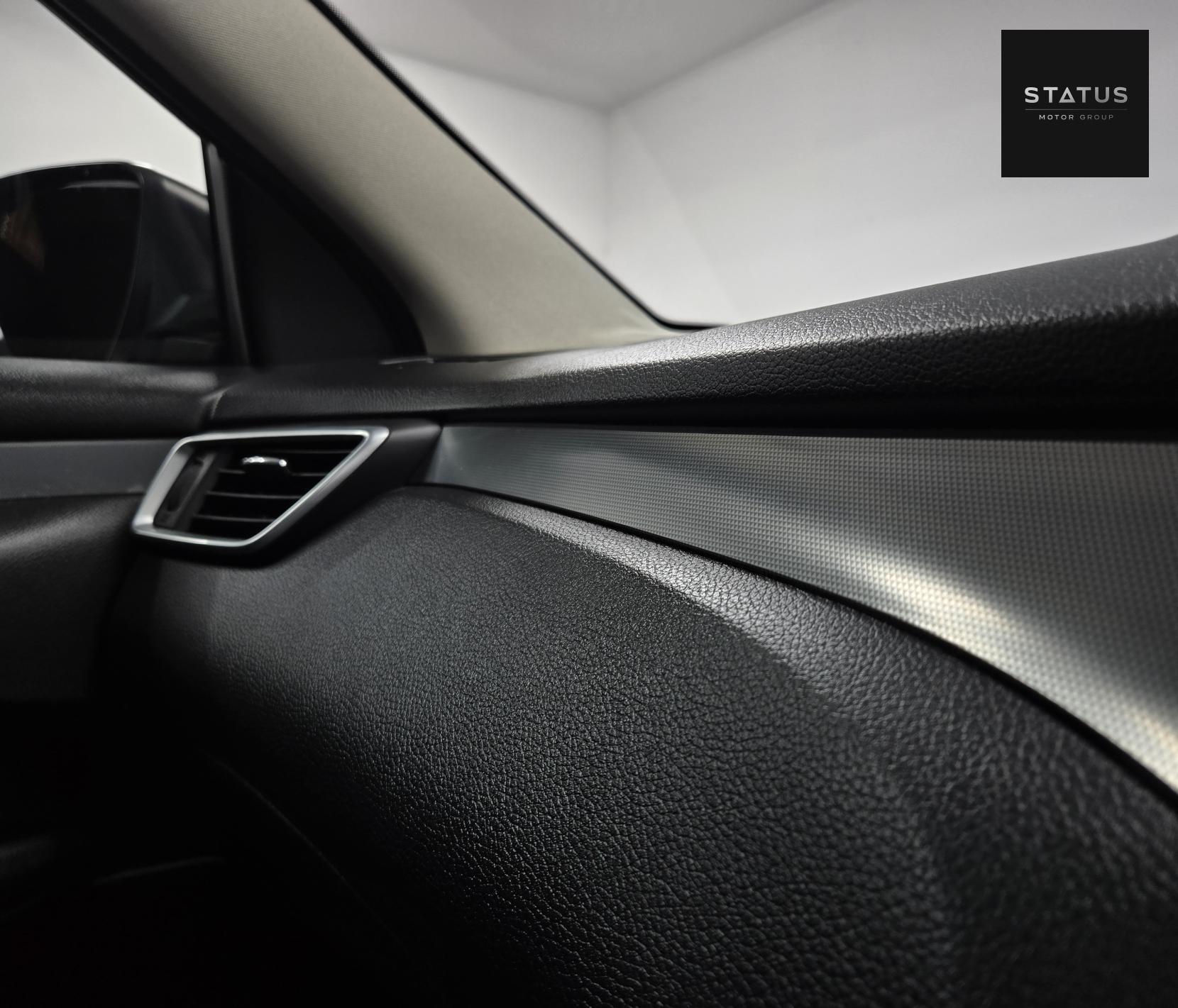 Nissan Qashqai 1.2 DIG-T N-Connecta SUV 5dr Petrol XTRON Euro 6 (s/s) (115 ps)