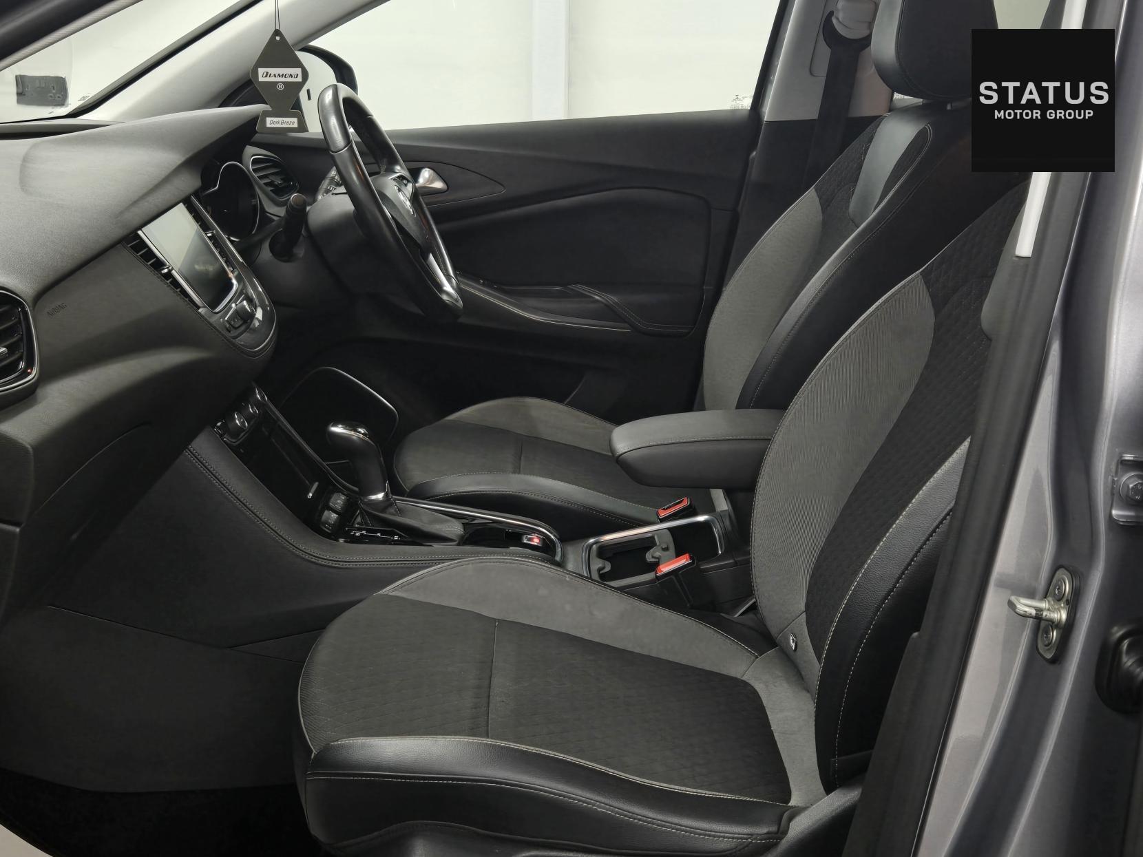 Vauxhall Grandland X 1.6 Turbo D BlueInjection Sport Nav SUV 5dr Diesel Auto Euro 6 (s/s) (120 ps)