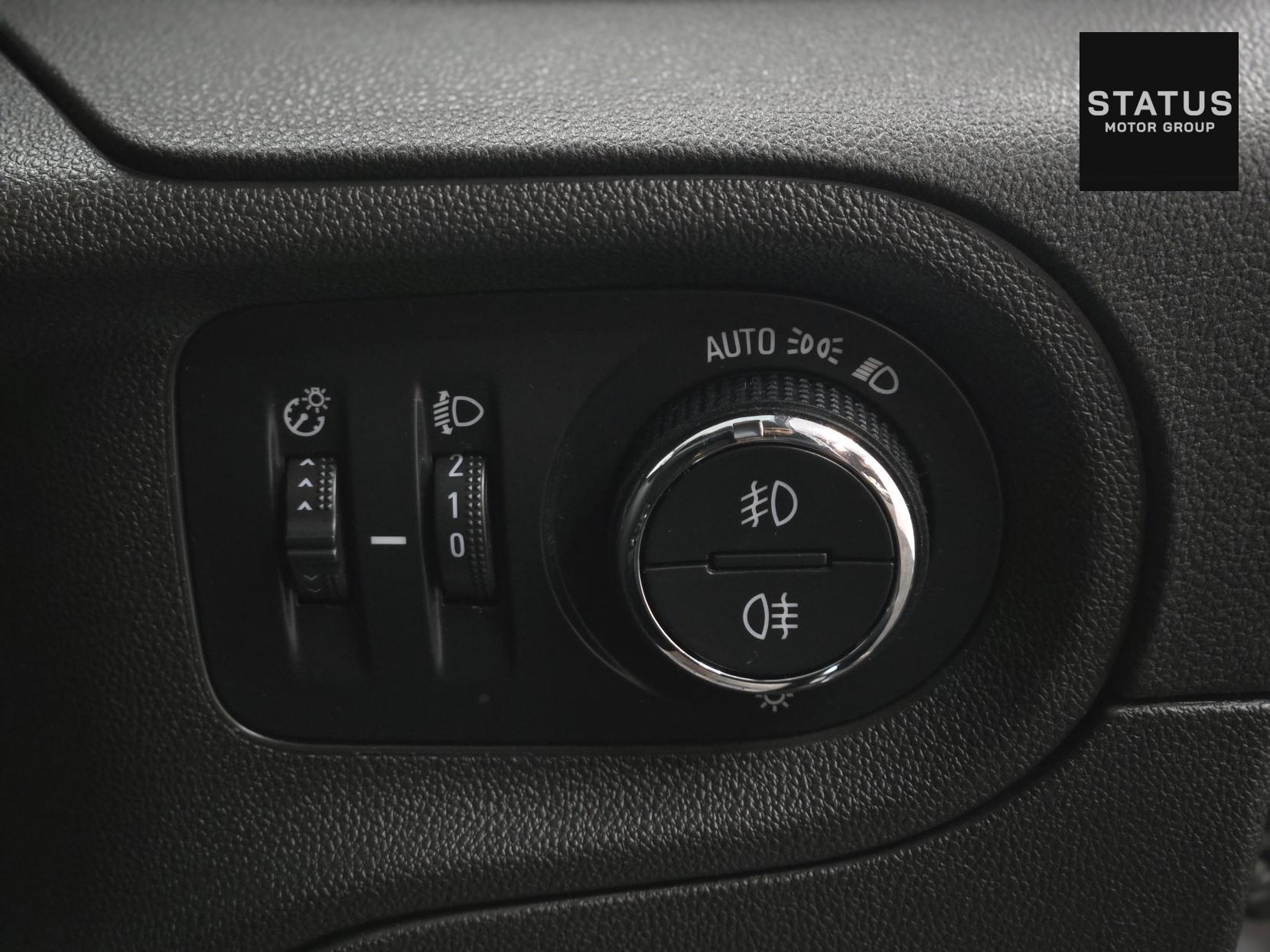 Vauxhall Grandland X 1.6 Turbo D BlueInjection Sport Nav SUV 5dr Diesel Auto Euro 6 (s/s) (120 ps)