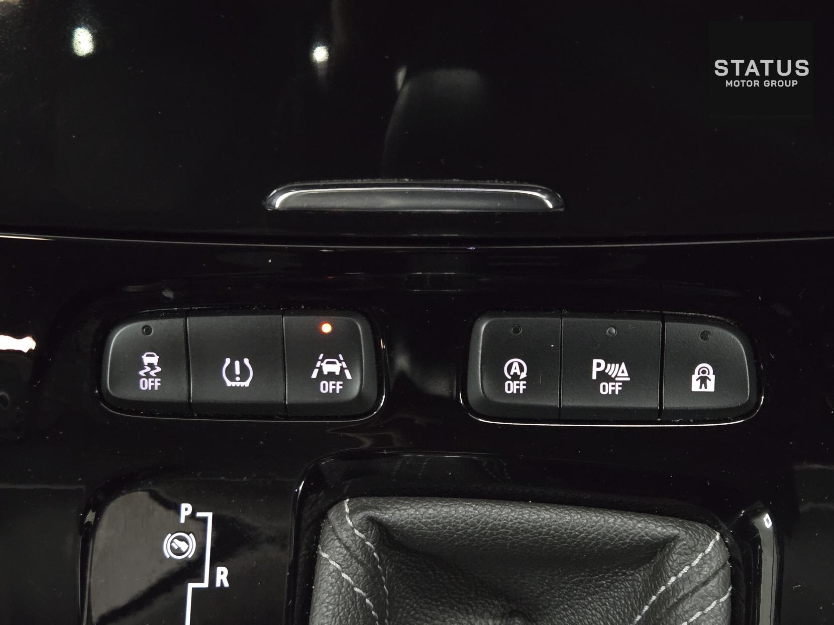 Vauxhall Grandland X 1.6 Turbo D BlueInjection Sport Nav SUV 5dr Diesel Auto Euro 6 (s/s) (120 ps)