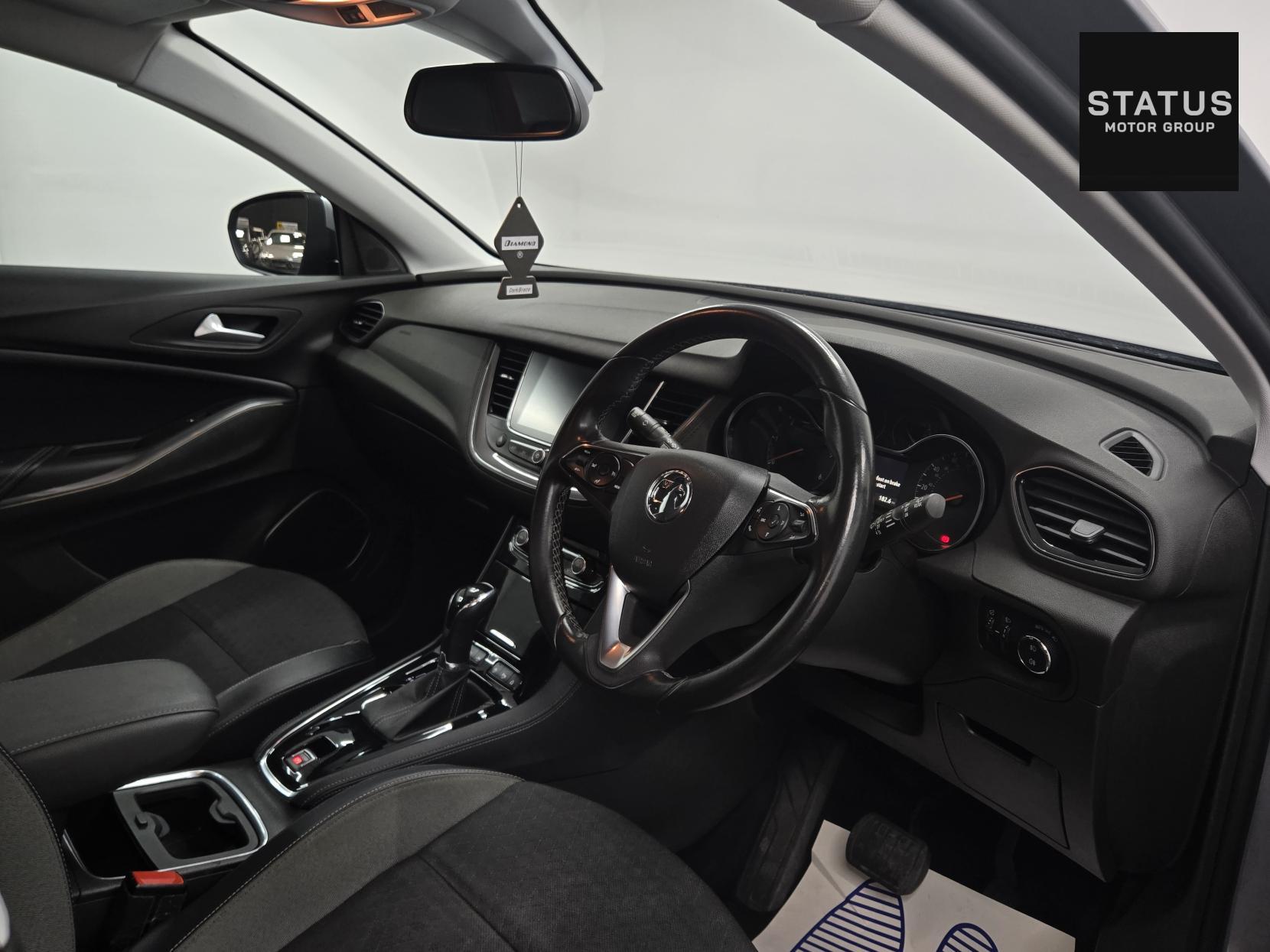 Vauxhall Grandland X 1.6 Turbo D BlueInjection Sport Nav SUV 5dr Diesel Auto Euro 6 (s/s) (120 ps)