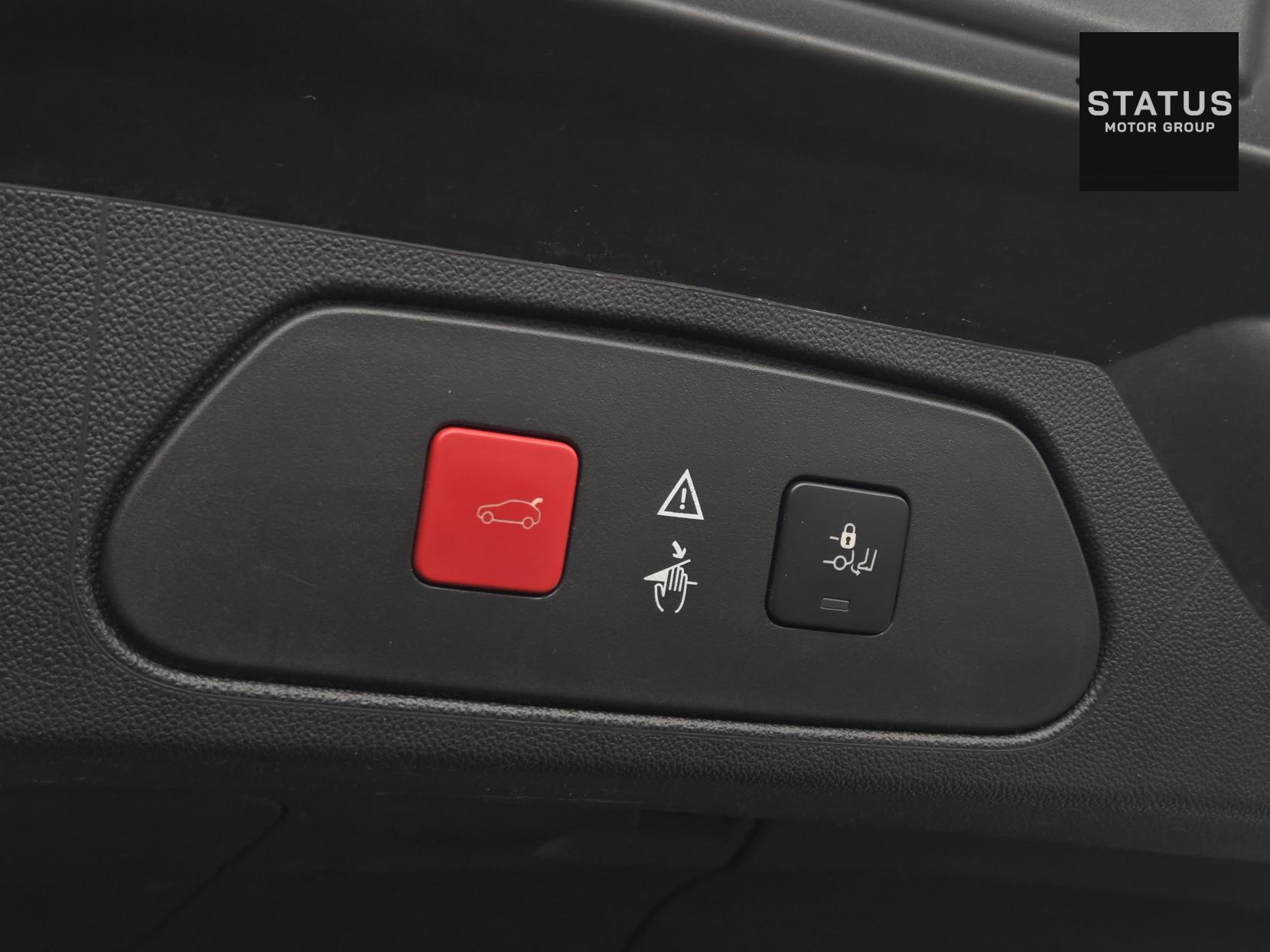 Vauxhall Grandland X 1.6 Turbo D BlueInjection Sport Nav SUV 5dr Diesel Auto Euro 6 (s/s) (120 ps)
