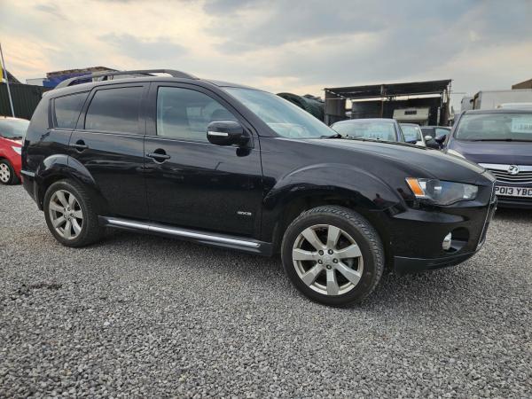 Mitsubishi Outlander 2.2 DI-D GX3 SUV 5dr Diesel Manual 4WD Euro 5 (174 ps)
