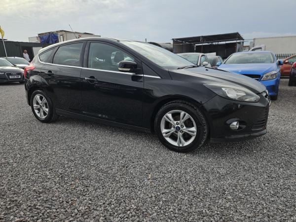 Ford Focus 1.6 Zetec Hatchback 5dr Petrol Manual Euro 5 (125 ps)
