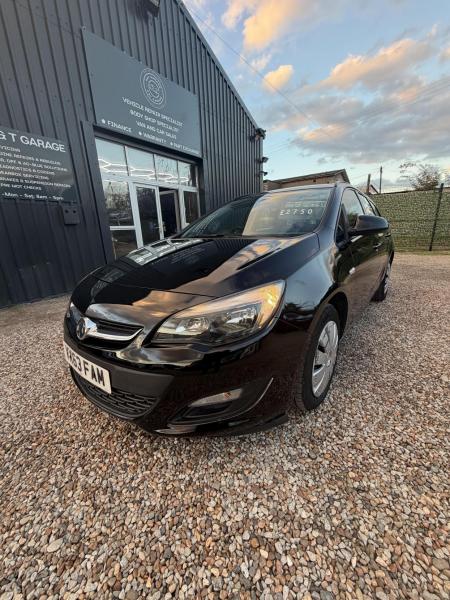 Vauxhall Astra 1.6 16V Exclusiv Sports Tourer 5dr Petrol Auto Euro 5 (115 ps)