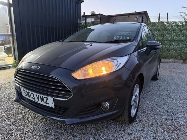 Ford Fiesta 1.0T EcoBoost Zetec Hatchback 5dr Petrol Manual Euro 5 (s/s) (100 ps)