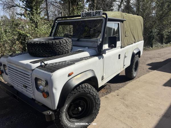 Land Rover Defender 110 2.5 TDi Pickup 2dr Diesel Manual (111 bhp)