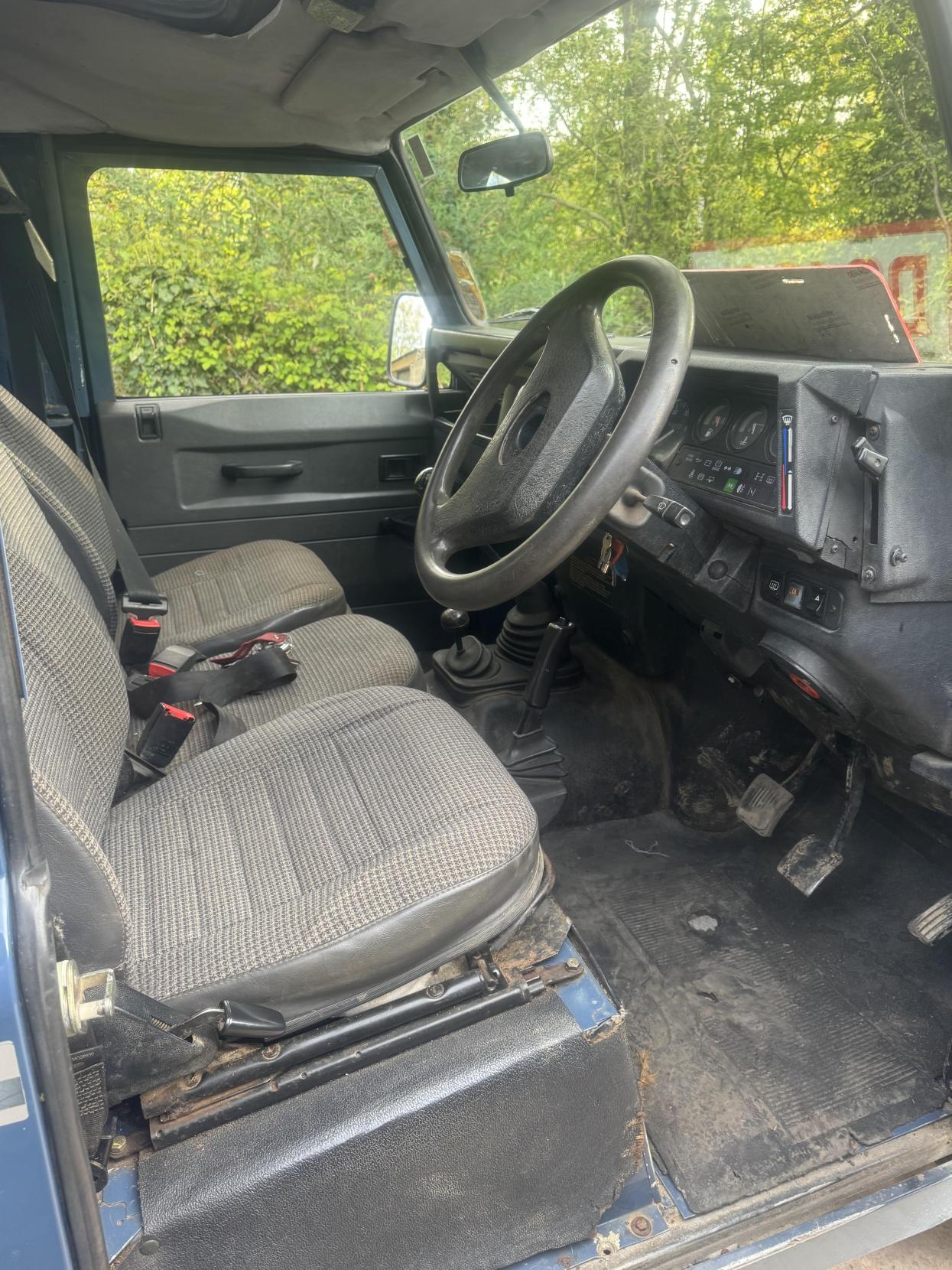 Land Rover Defender 90 300tdi County Hard Top Defender 90