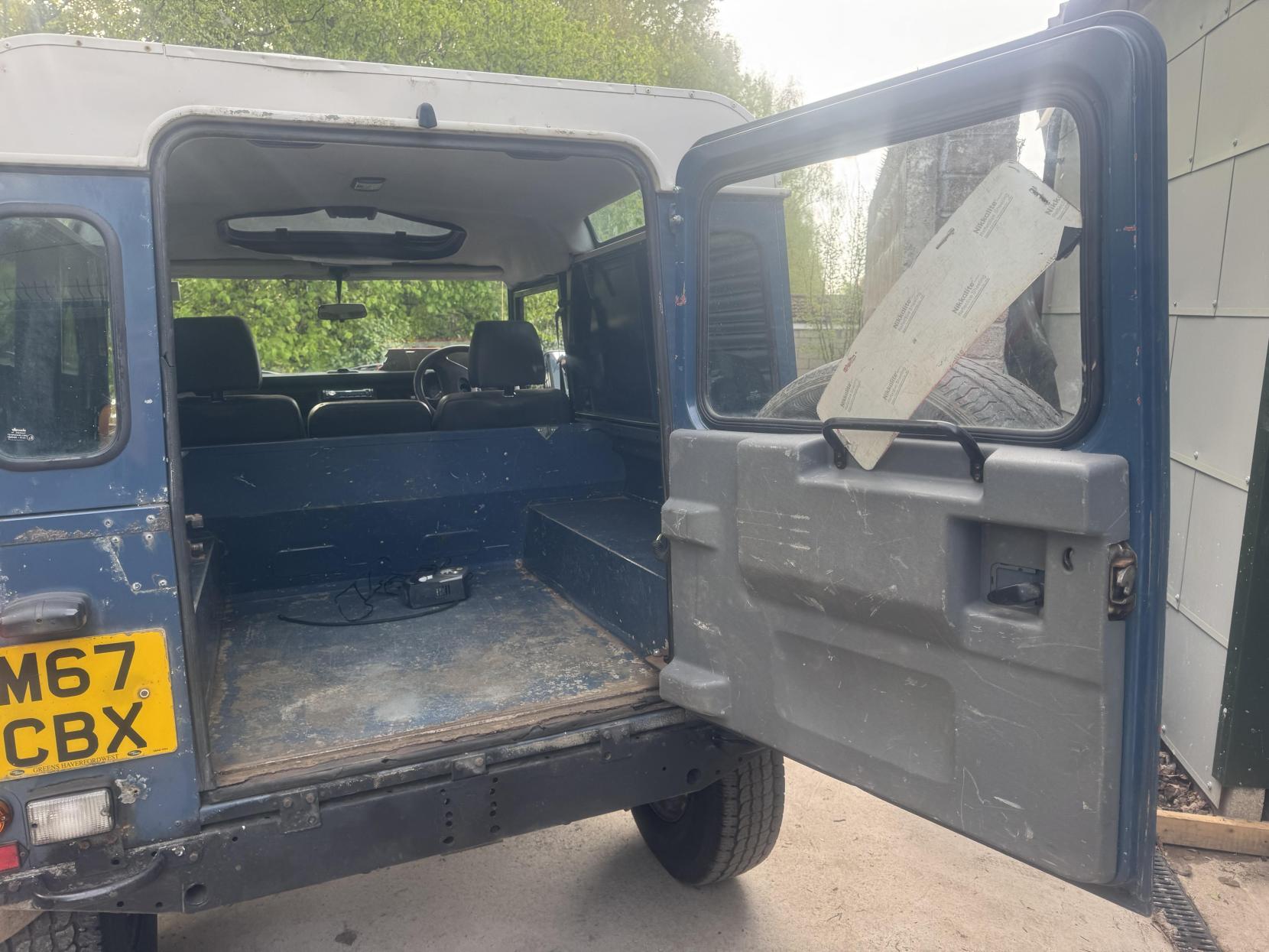 Land Rover Defender 90 300tdi County Hard Top Defender 90