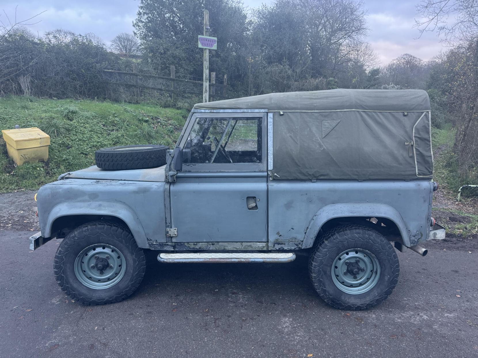 Land Rover Defender 90 Defender 90 Ex Military GS Soft top