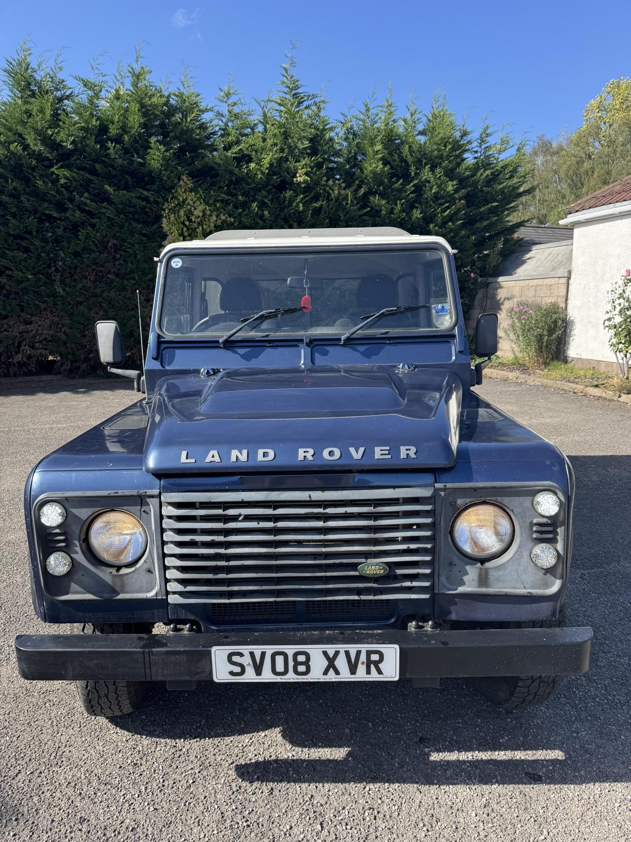 Land Rover Defender 90 2.4 TDCi Pickup 2dr Diesel Manual 4WD SWB Euro 4 (122 bhp)