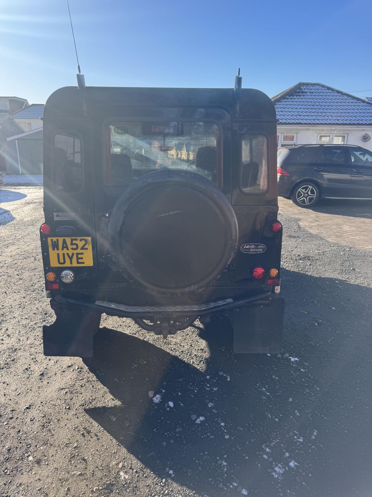 Land Rover Defender 90 2.5 TD5 Black Station Wagon 3dr Diesel Manual (282 g/km, 120 bhp)