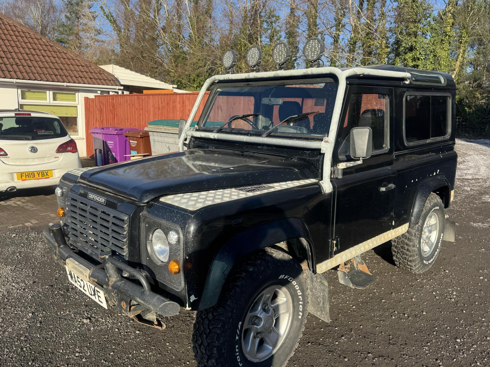 Land Rover Defender 90 2.5 TD5 Black Station Wagon 3dr Diesel Manual (282 g/km, 120 bhp)