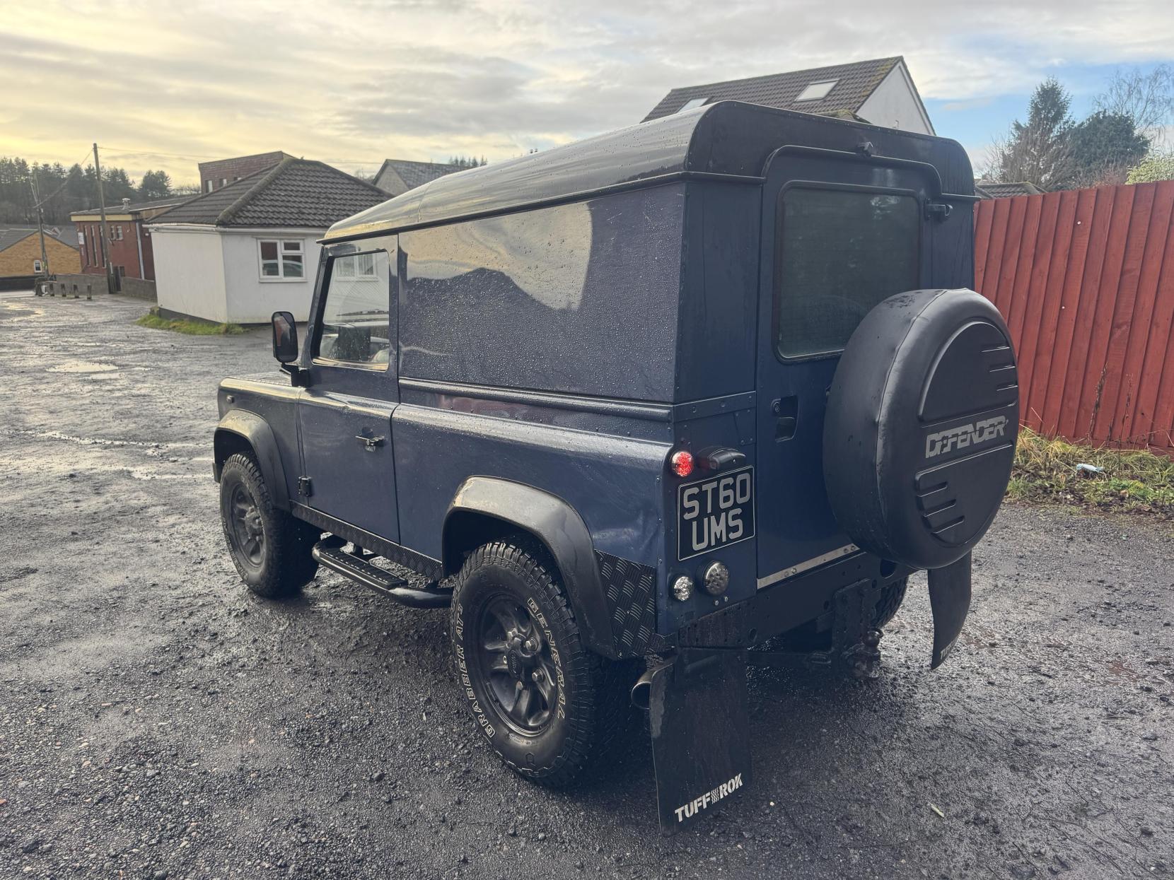 Land Rover Defender 90 2.4 County SUV LCV (2007 - 2016)