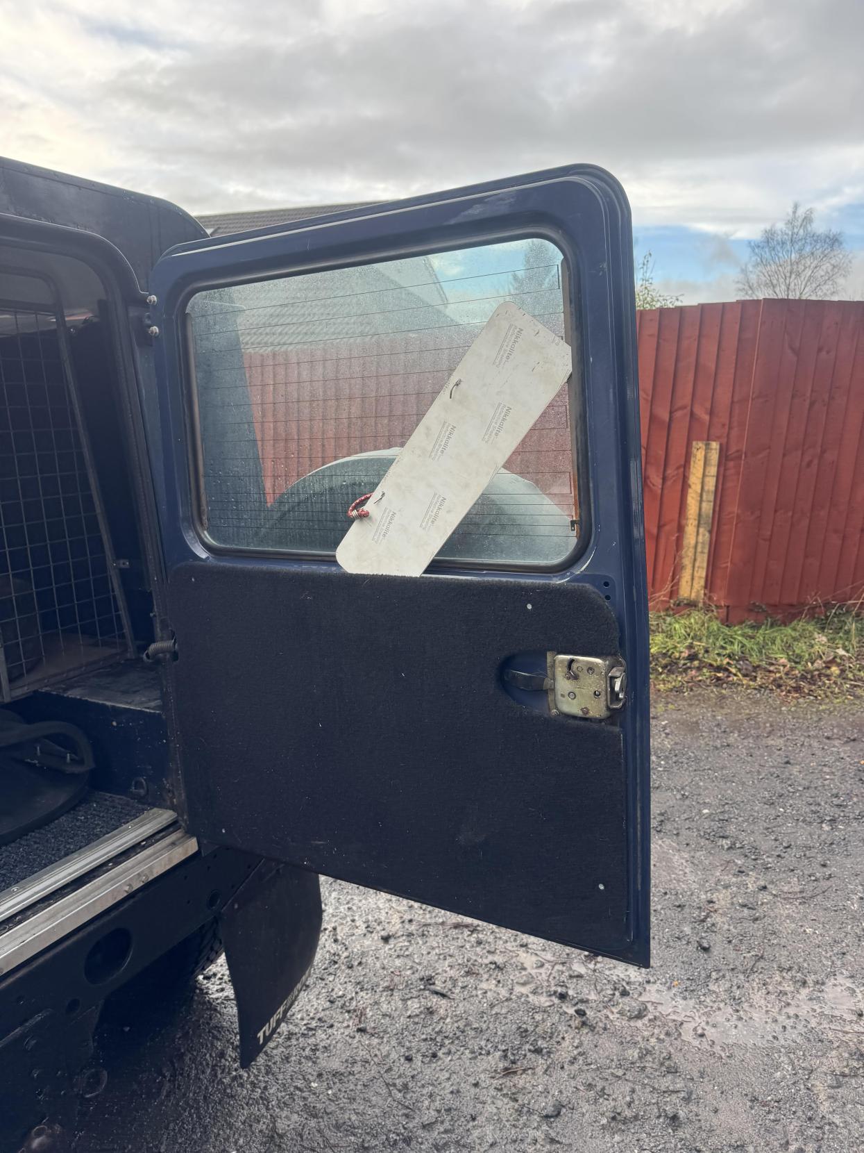 Land Rover Defender 90 2.4 County SUV LCV (2007 - 2016)