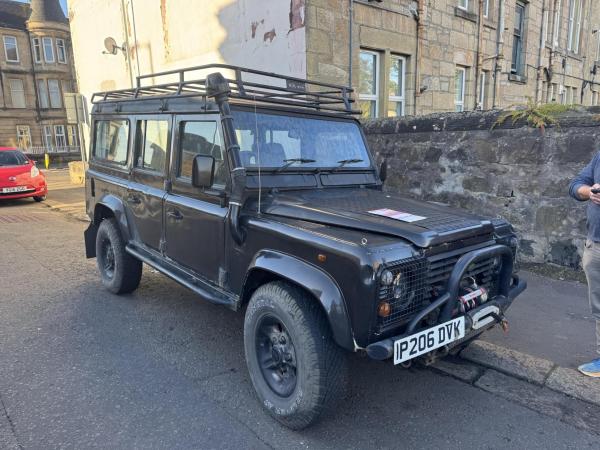 Land Rover Defender 110