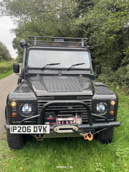 Land Rover Defender 110