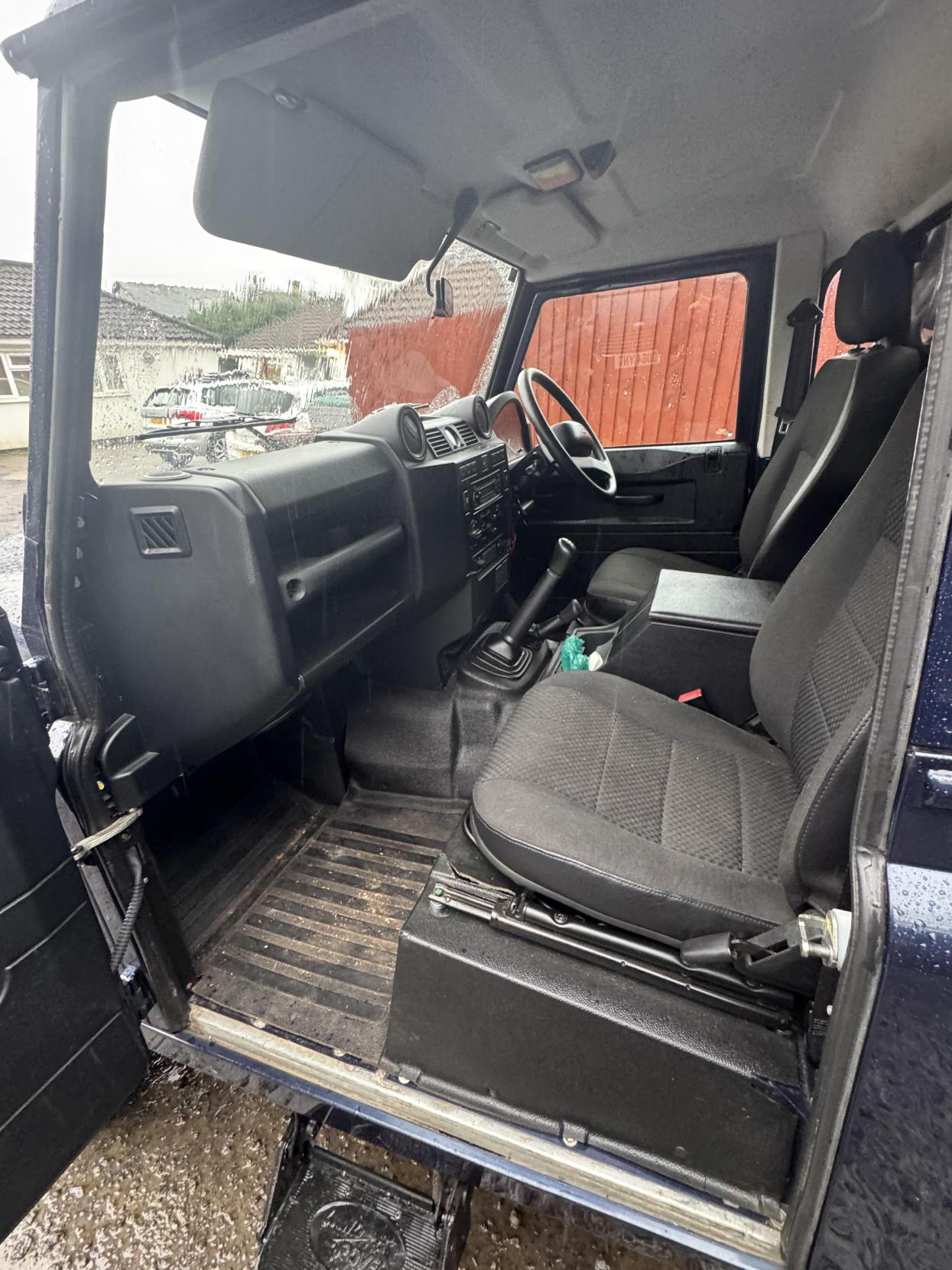 Land Rover Defender 90 2.4 TDCi County Pickup 2dr Diesel Manual 4WD SWB Euro 4 (122 bhp)