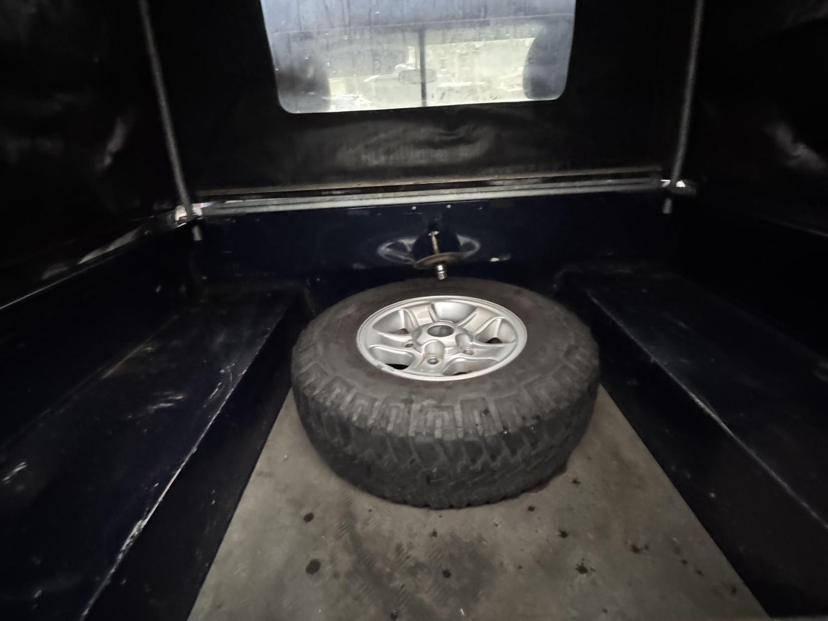 Land Rover Defender 90 2.4 TDCi County Pickup 2dr Diesel Manual 4WD SWB Euro 4 (122 bhp)