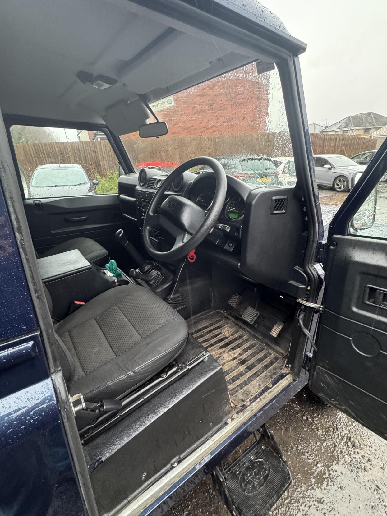 Land Rover Defender 90 2.4 TDCi County Pickup 2dr Diesel Manual 4WD SWB Euro 4 (122 bhp)