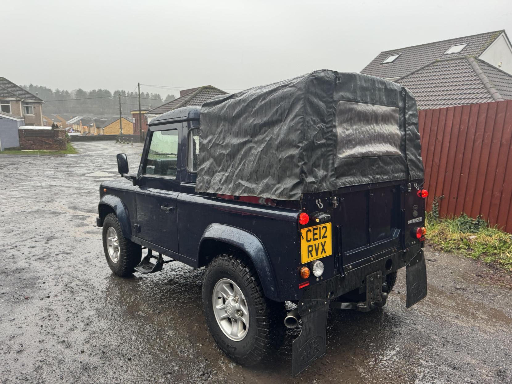 Land Rover Defender 90 2.4 TDCi County Pickup 2dr Diesel Manual 4WD SWB Euro 4 (122 bhp)