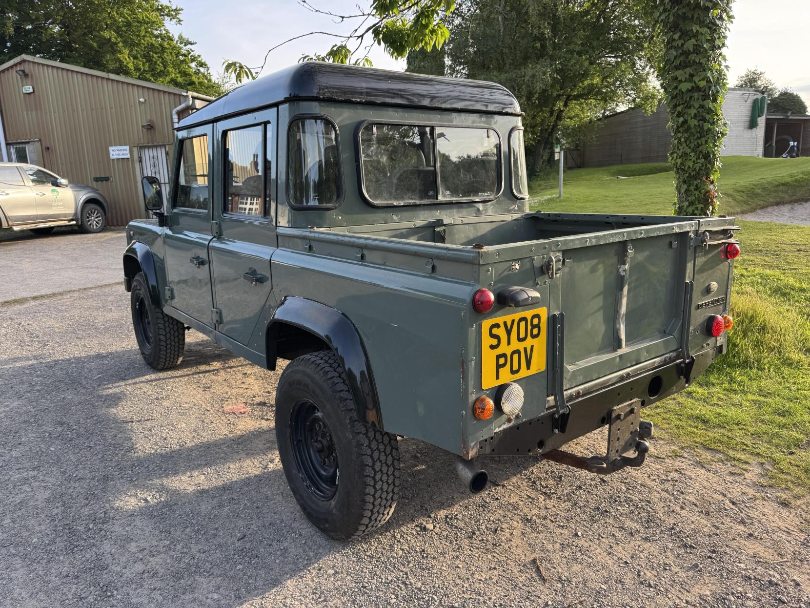Land Rover Defender 110 2.4 TDCi County Pickup Double Cab 4dr Diesel Manual 4WD MWB Euro 4 (122 bhp)
