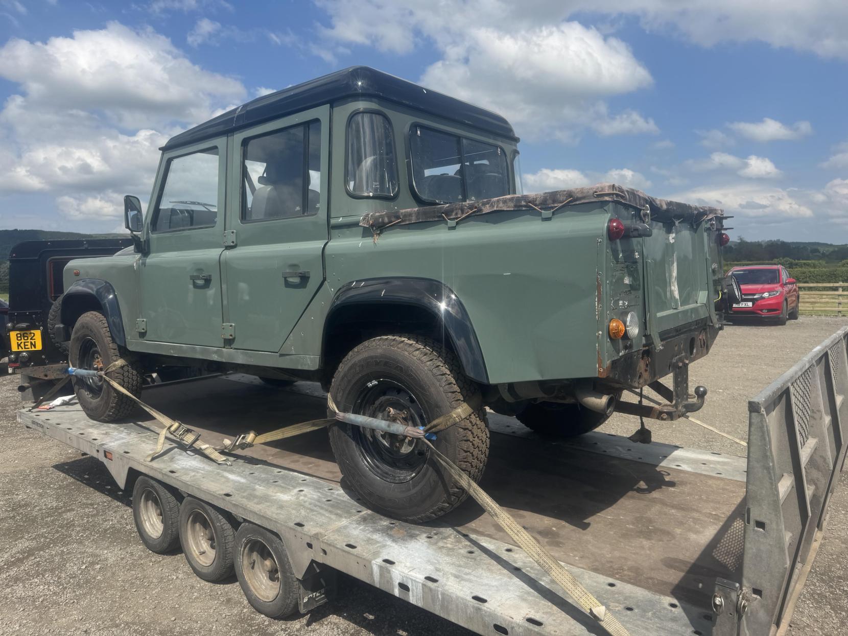 Land Rover Defender 110 2.4 TDCi County Pickup Double Cab 4dr Diesel Manual 4WD MWB Euro 4 (122 bhp)