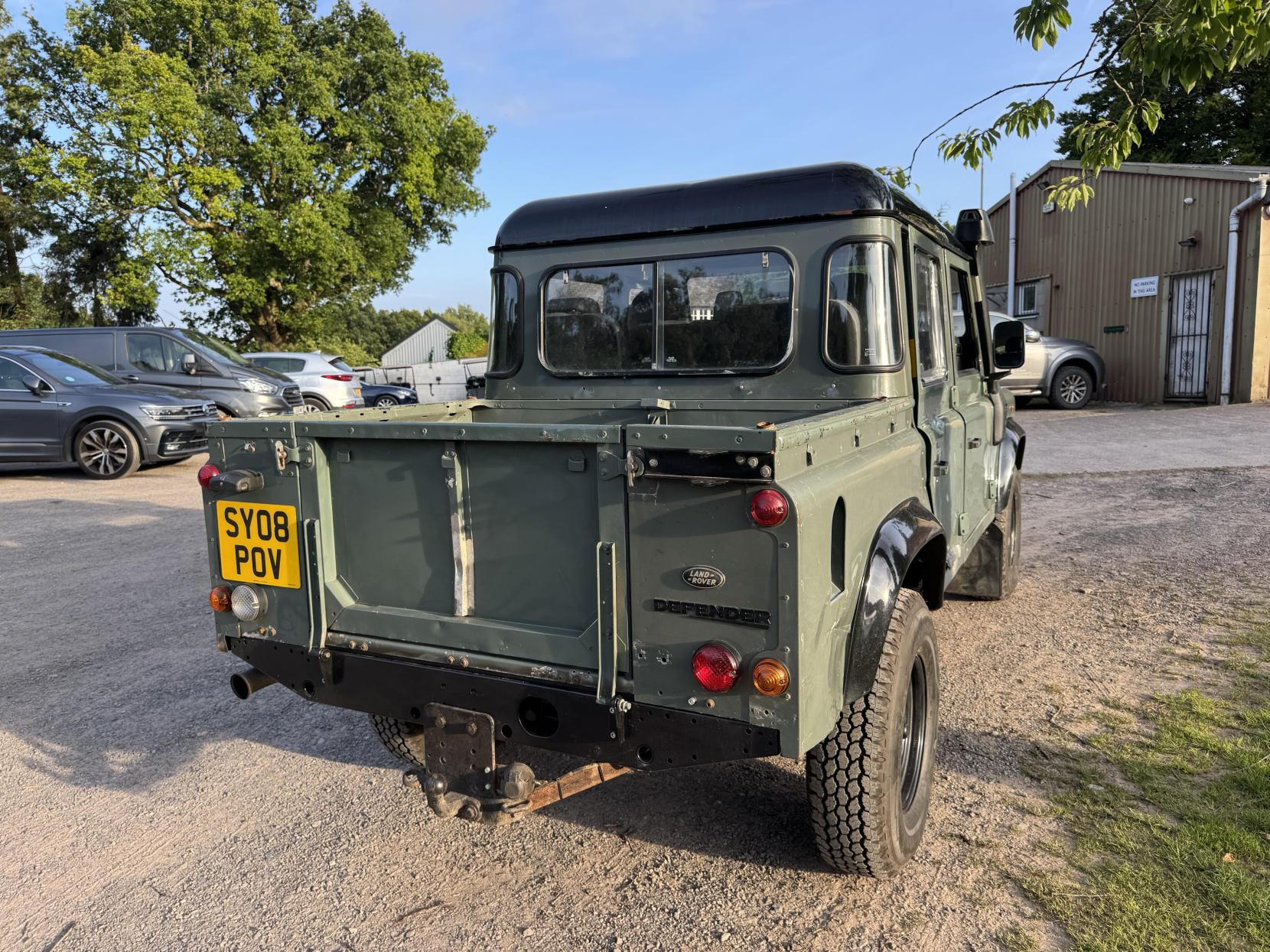 Land Rover Defender 110 2.4 TDCi County Pickup Double Cab 4dr Diesel Manual 4WD MWB Euro 4 (122 bhp)