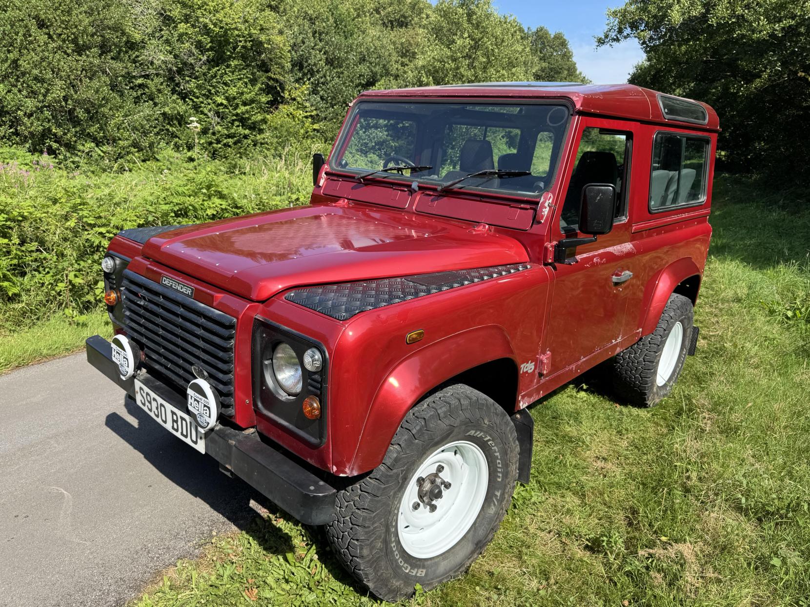Land Rover Defender 90 2.5 TDi County SUV Diesel Manual SWB (111 bhp)