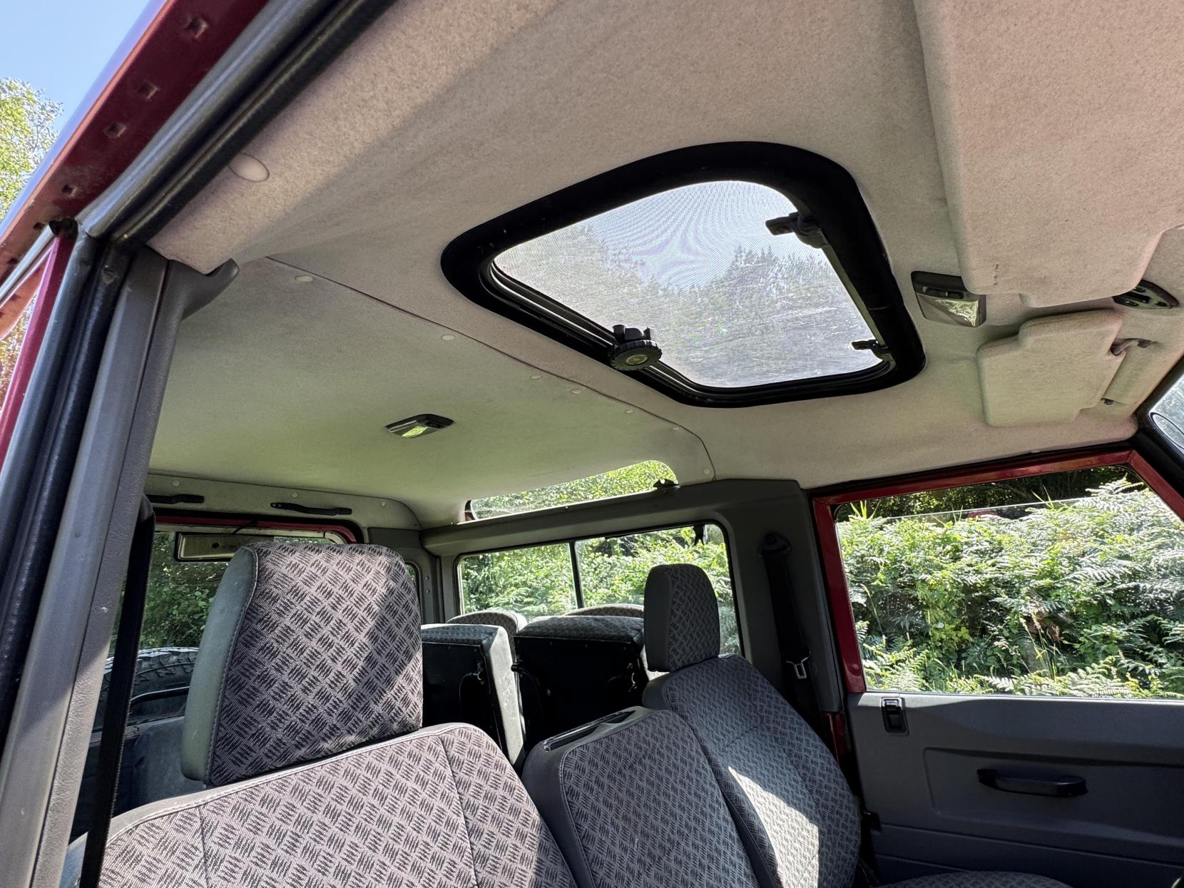 Land Rover Defender 90 2.5 TDi County SUV Diesel Manual SWB (111 bhp)
