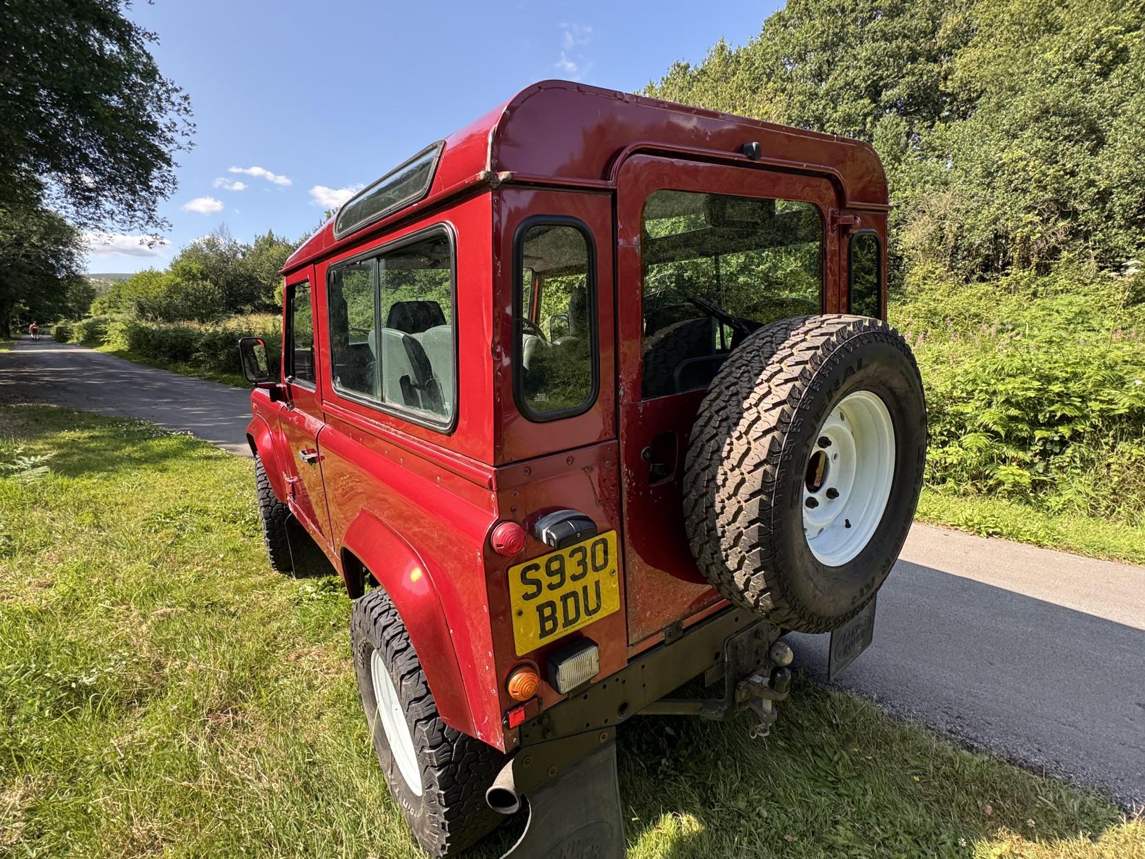 Land Rover Defender 90 2.5 TDi County SUV Diesel Manual SWB (111 bhp)
